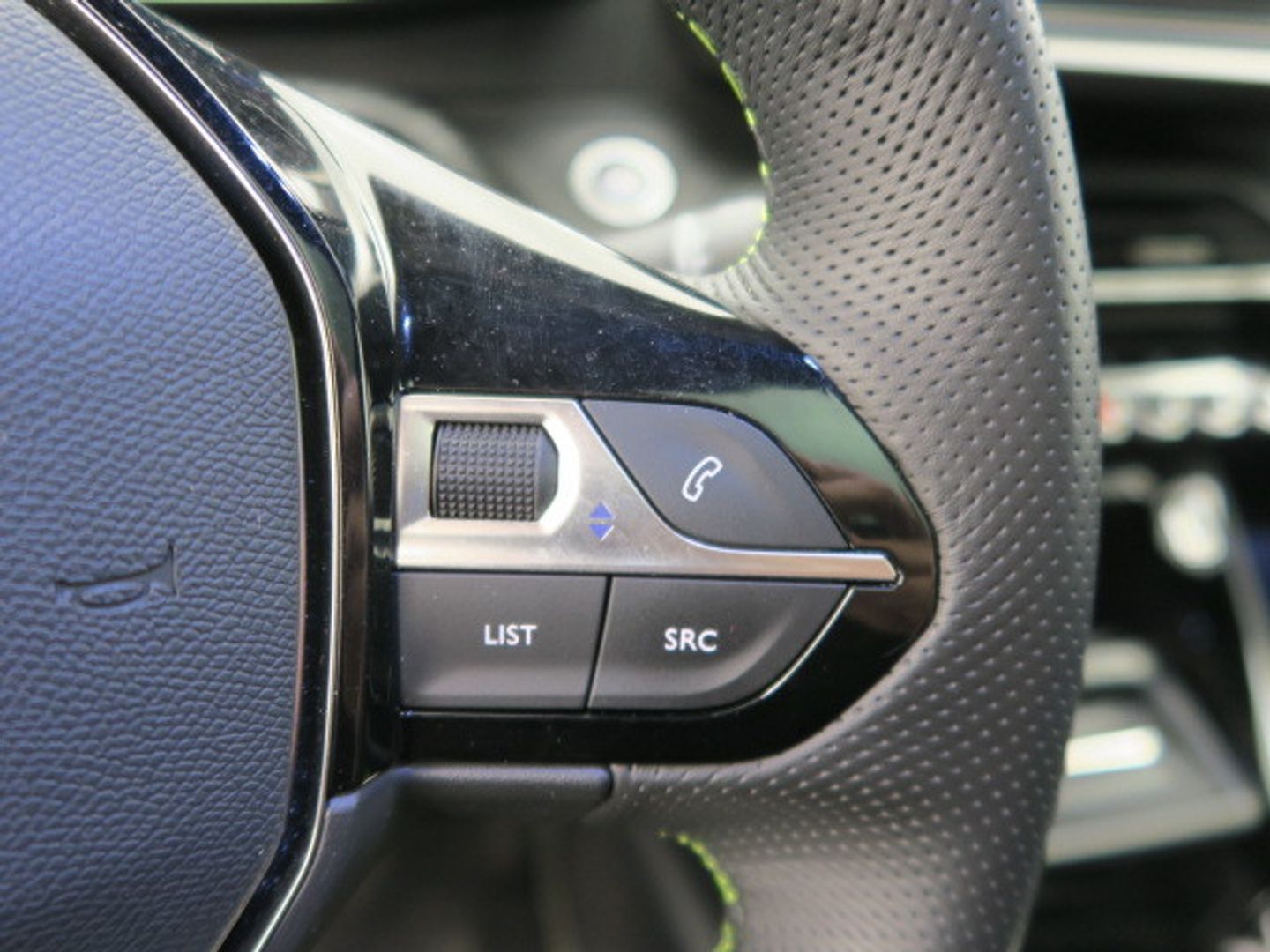Peugeot e-2008 Eléctrico GT 100 kW (136 CV)