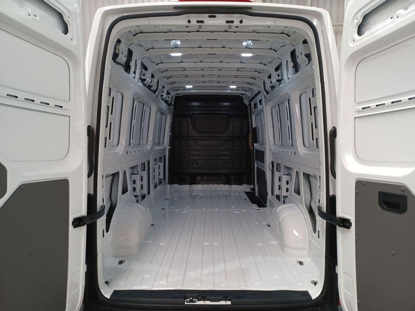 Volkswagen Crafter Furgon Batalla Larga TA 2.0 TDI 103 kW (140 CV) 3.500