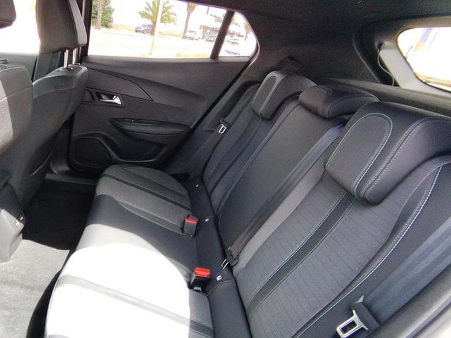 Peugeot 2008 PureTech 130 S&S Allure Pack 96 kW (130 CV)