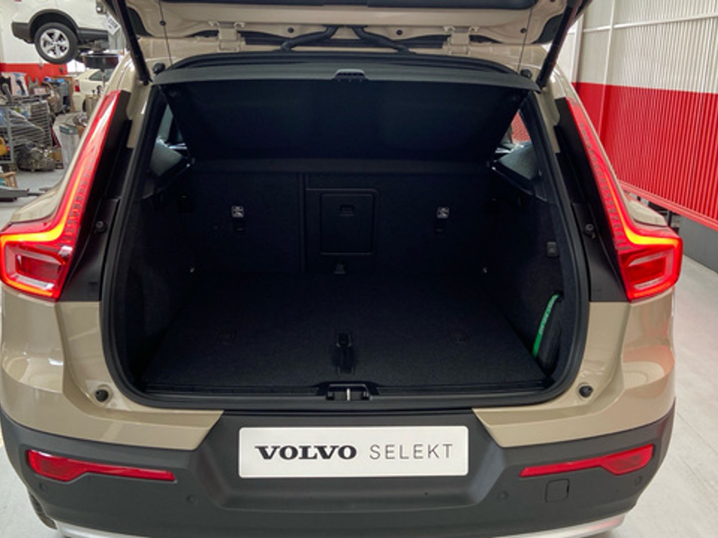 Volvo XC40 B3 G Core Auto 120 kW (163 CV)