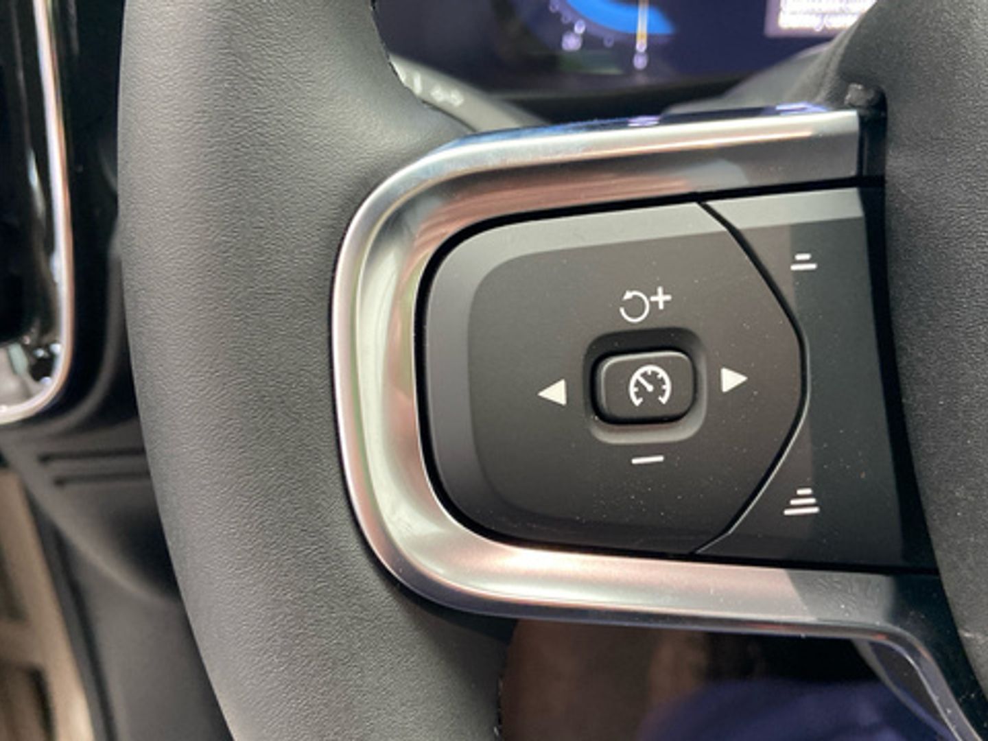 Volvo XC40 B3 G Core Auto 120 kW (163 CV)
