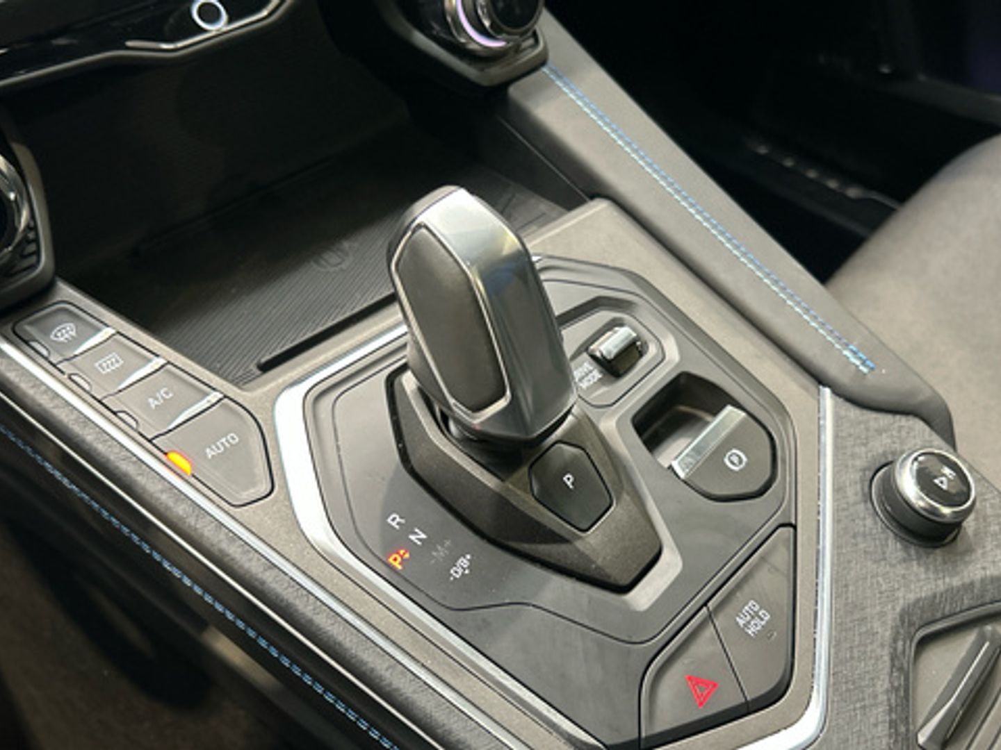 Lynk & Co 01 1.5 PHEV 6.6kW 192 kW (261 CV)