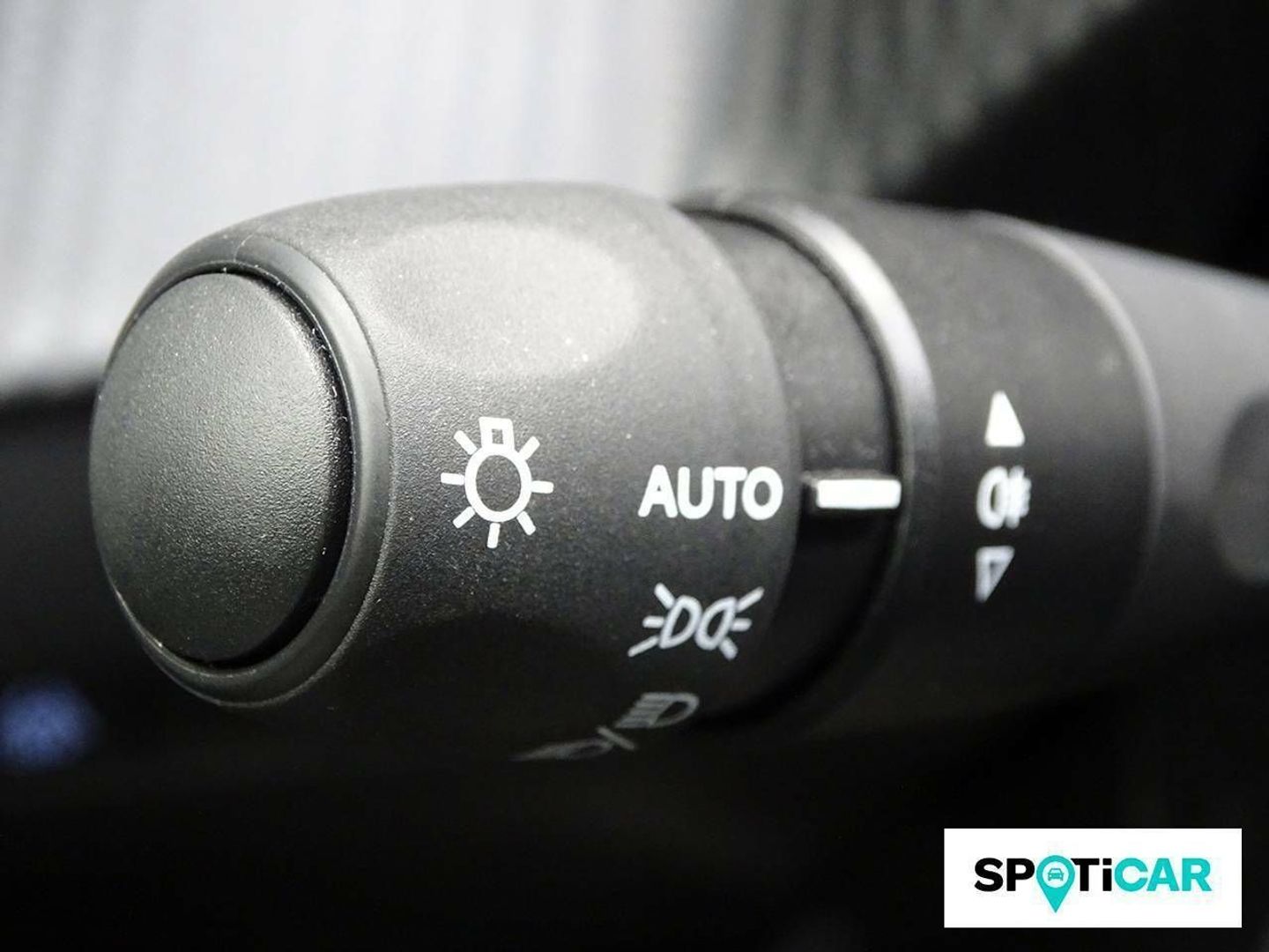 Peugeot e-208 Eléctrico Allure 100 kW (136 CV)
