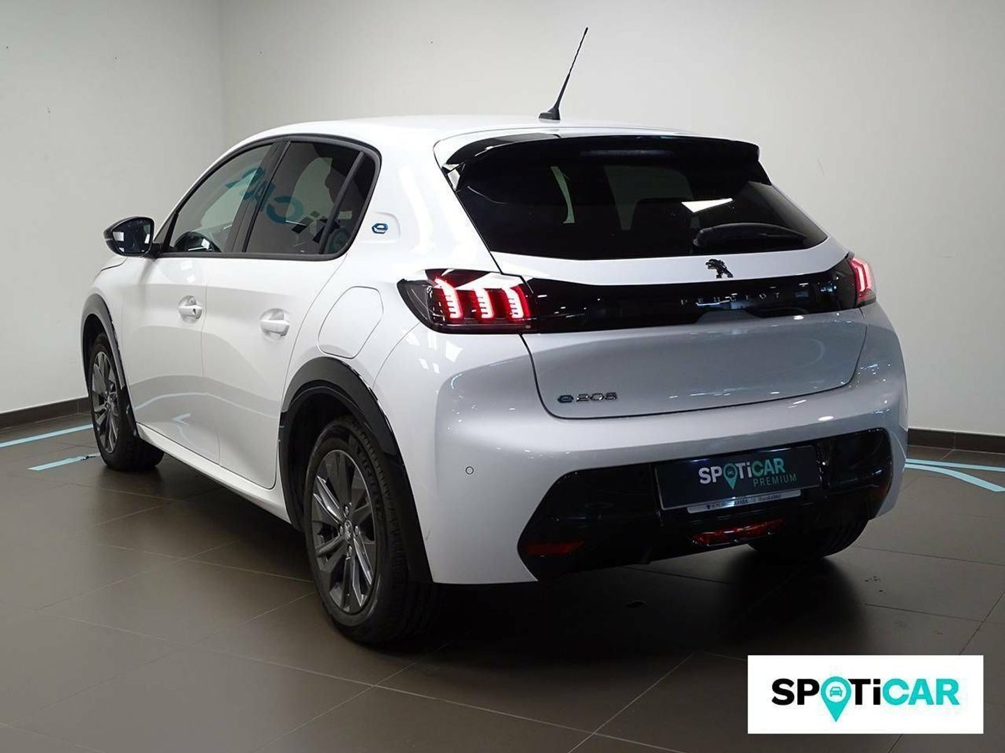 Peugeot e-208 Eléctrico Allure 100 kW (136 CV)