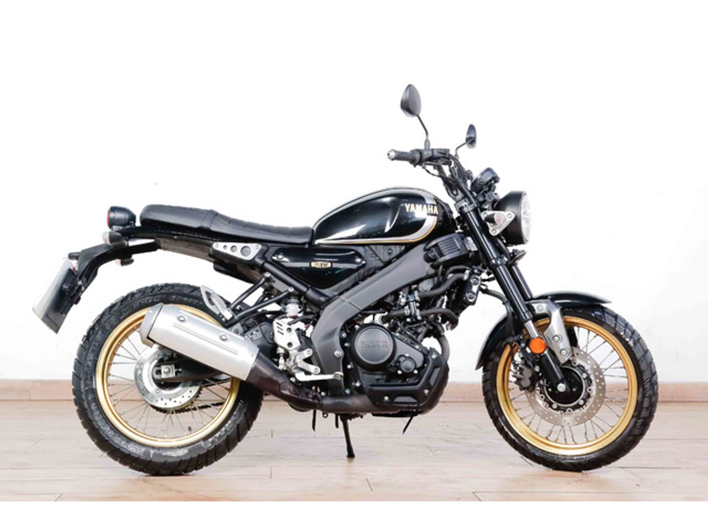 Yamaha XSR 125 LEGACY Negro Motorcycle