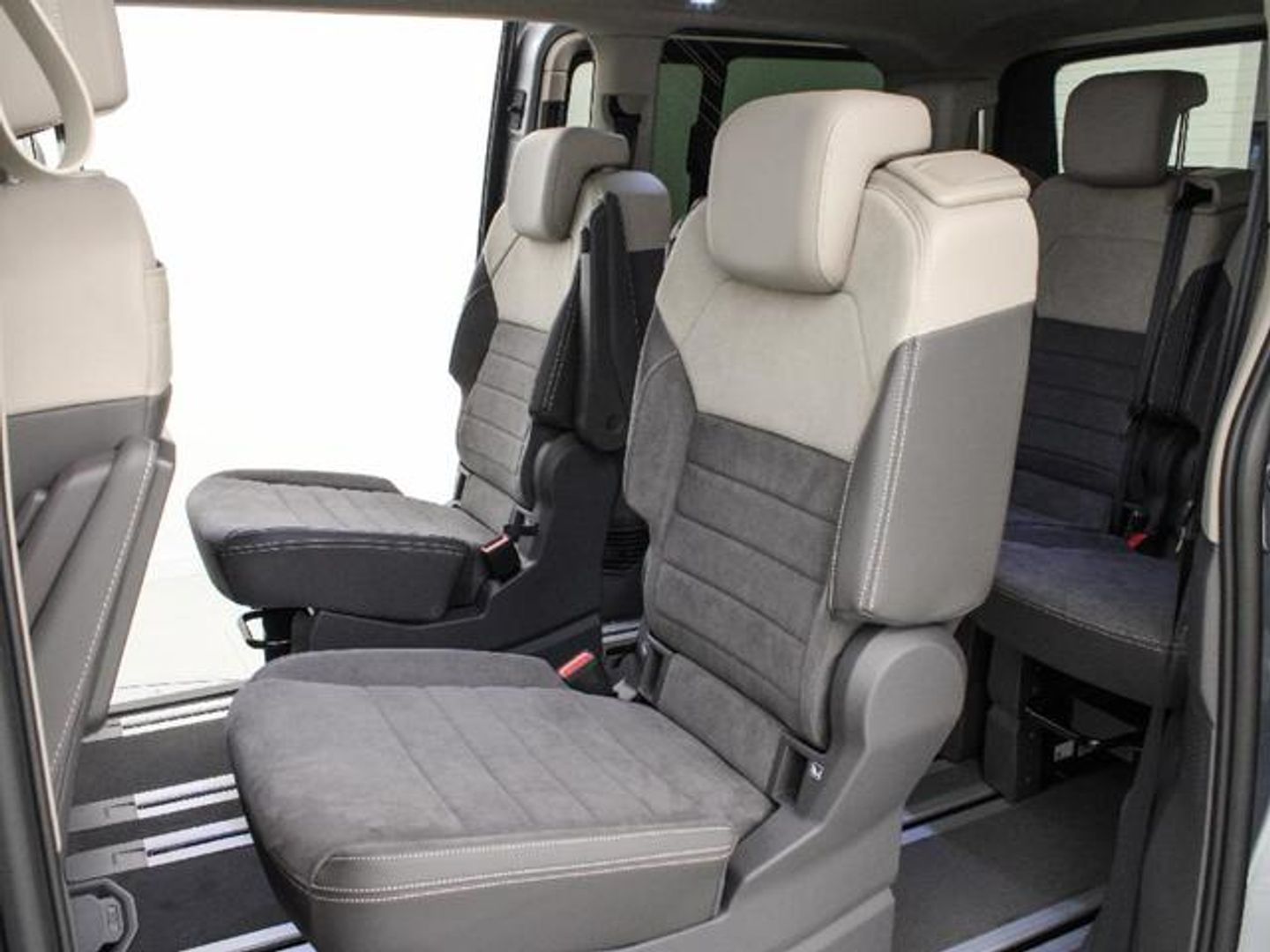 Volkswagen Multivan 2.0 TDI Life Batalla Corta
