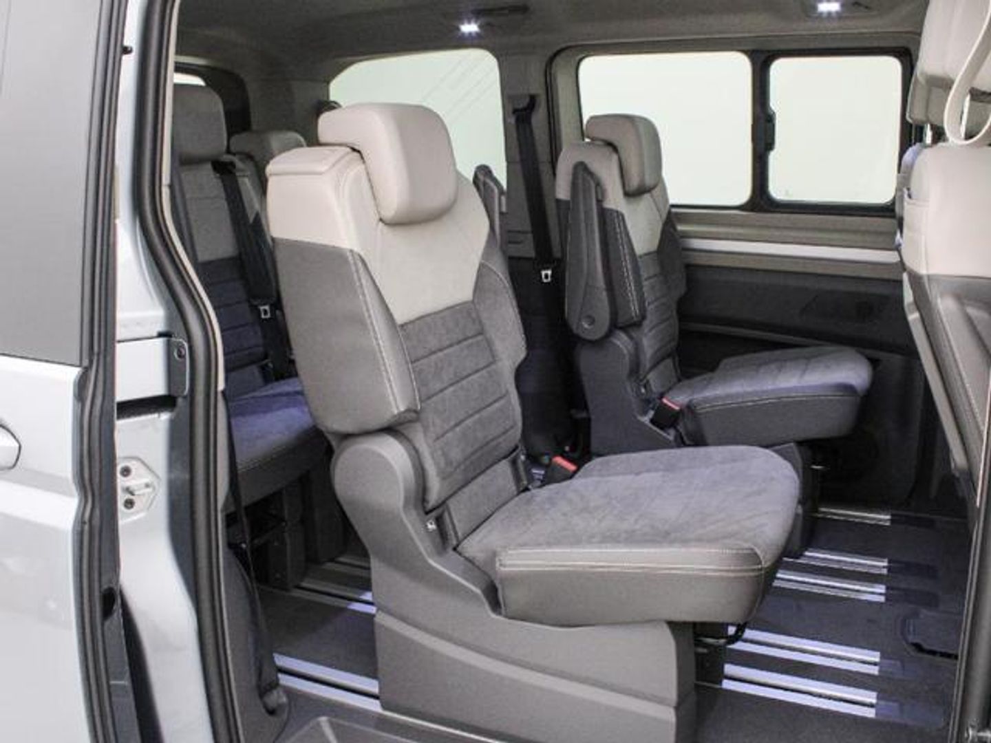 Volkswagen Multivan 2.0 TDI Life Batalla Corta