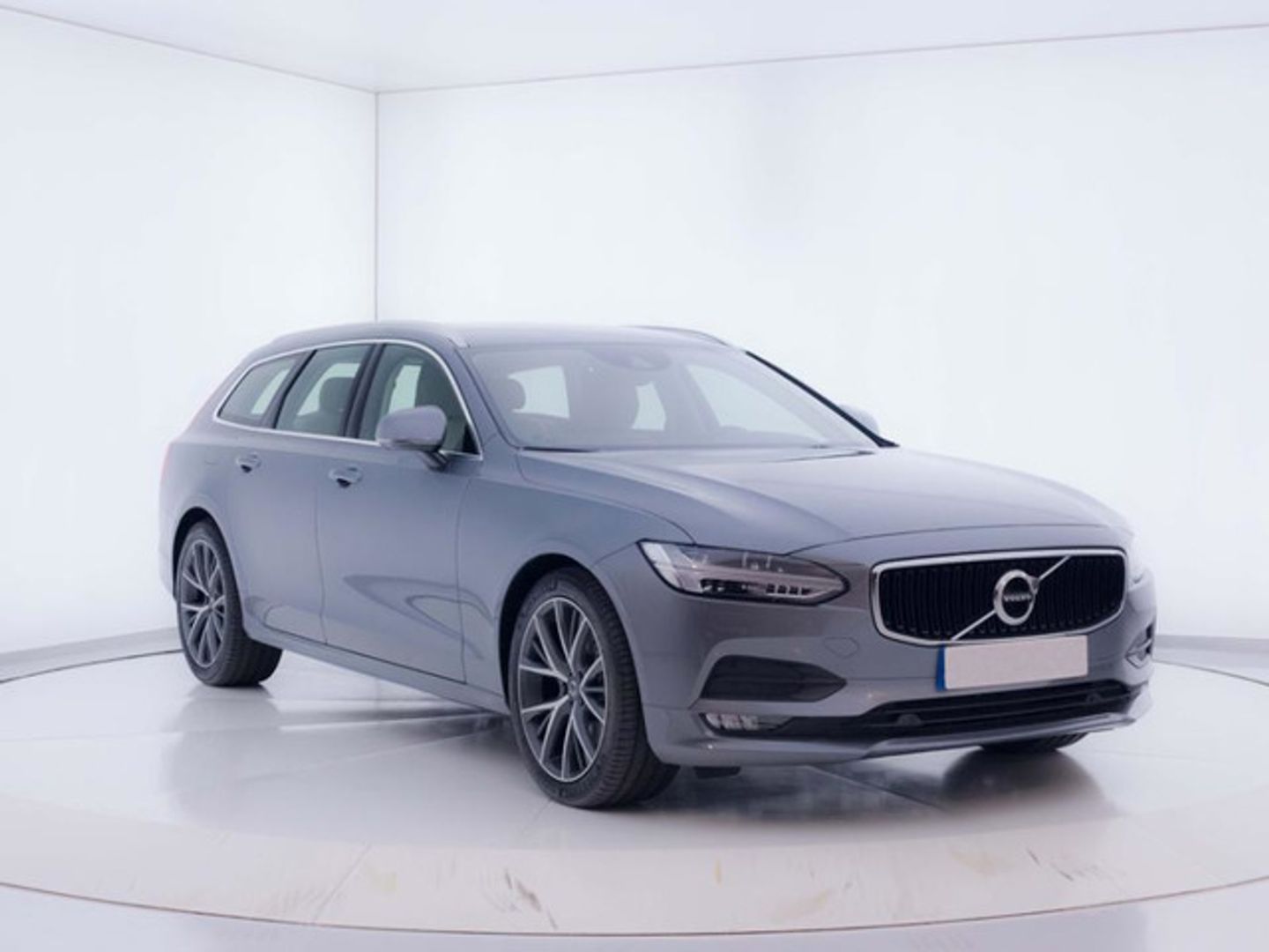 Volvo V90 D4