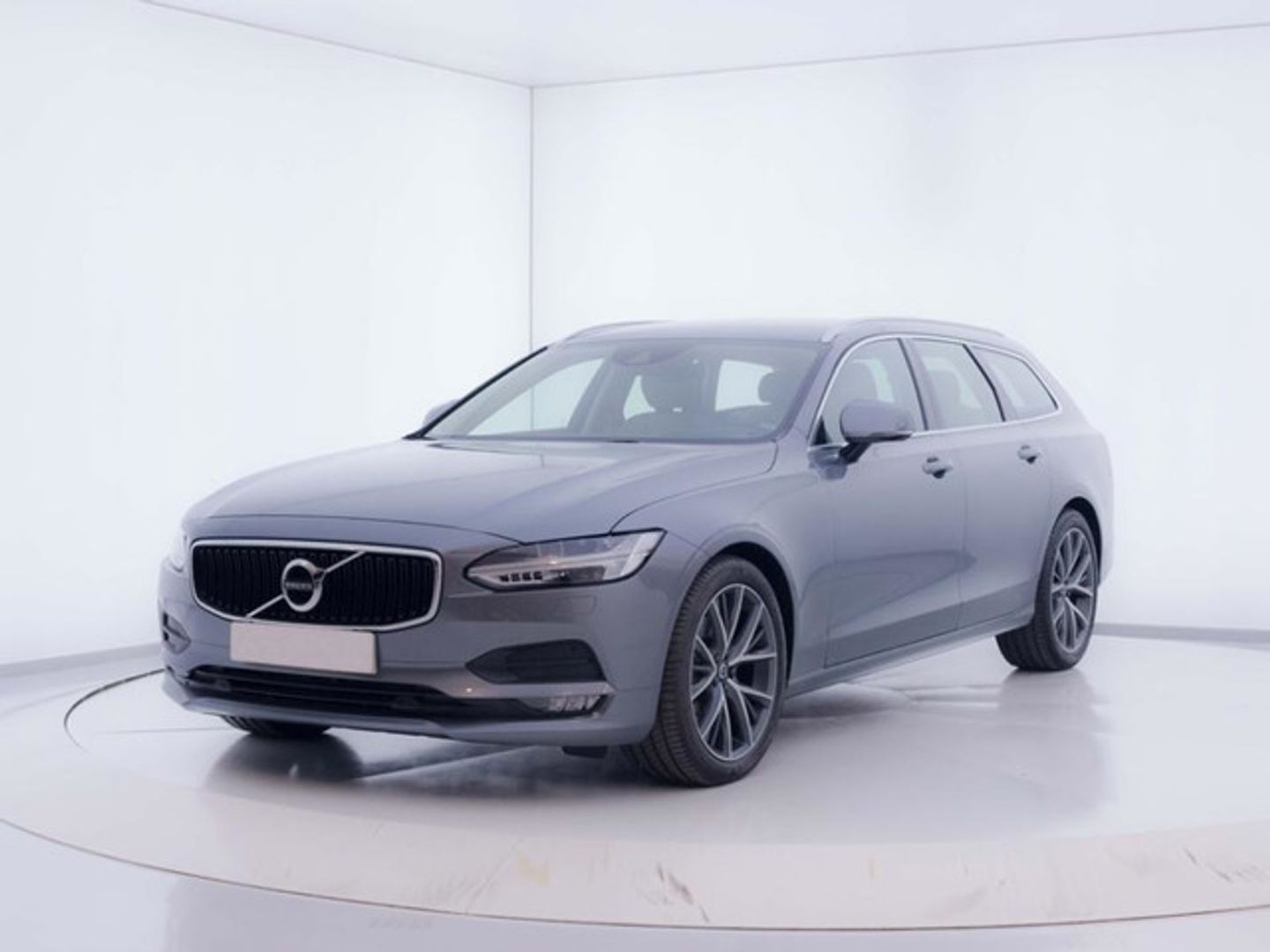 Volvo V90 D4