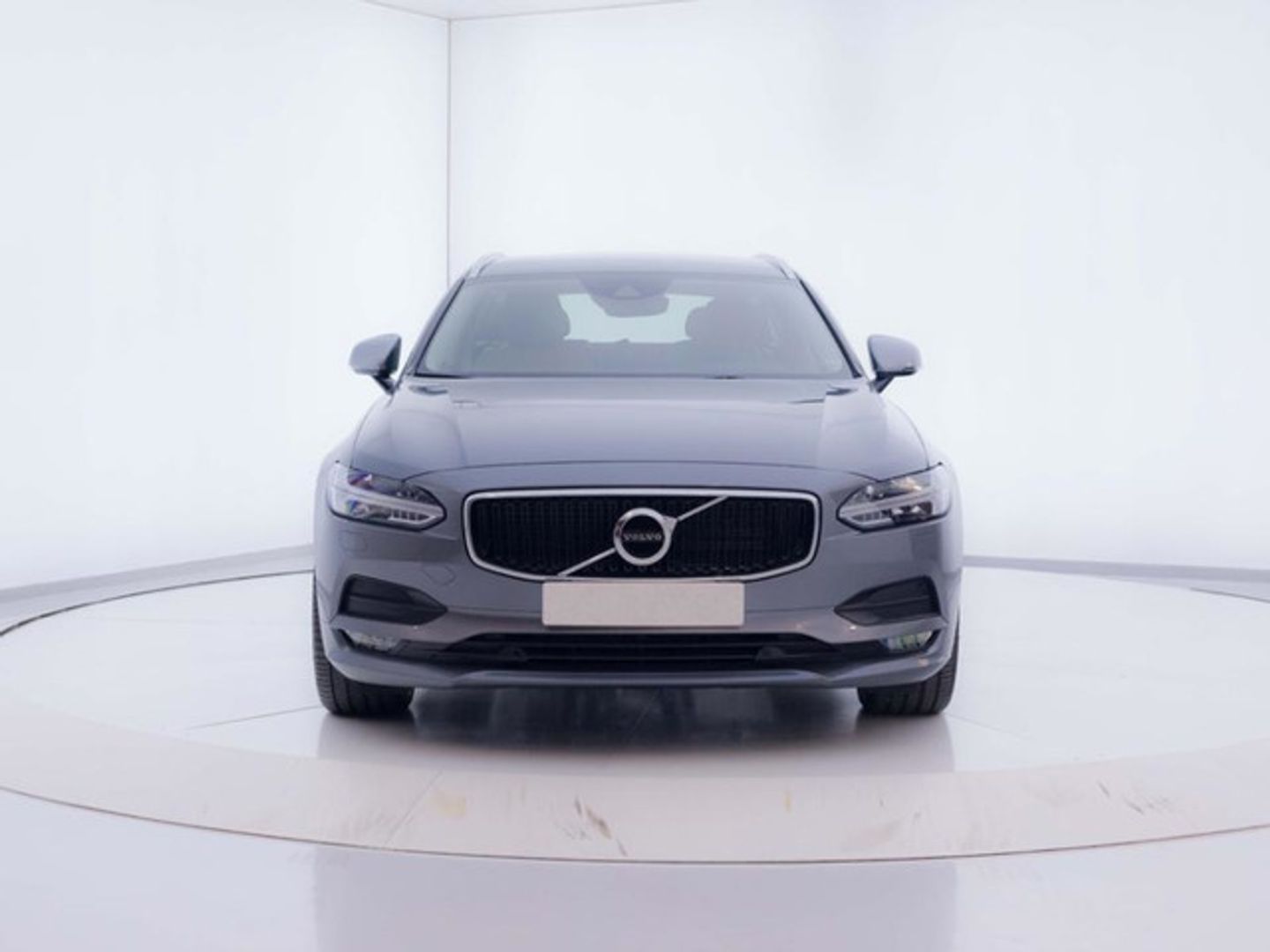 Volvo V90 D4