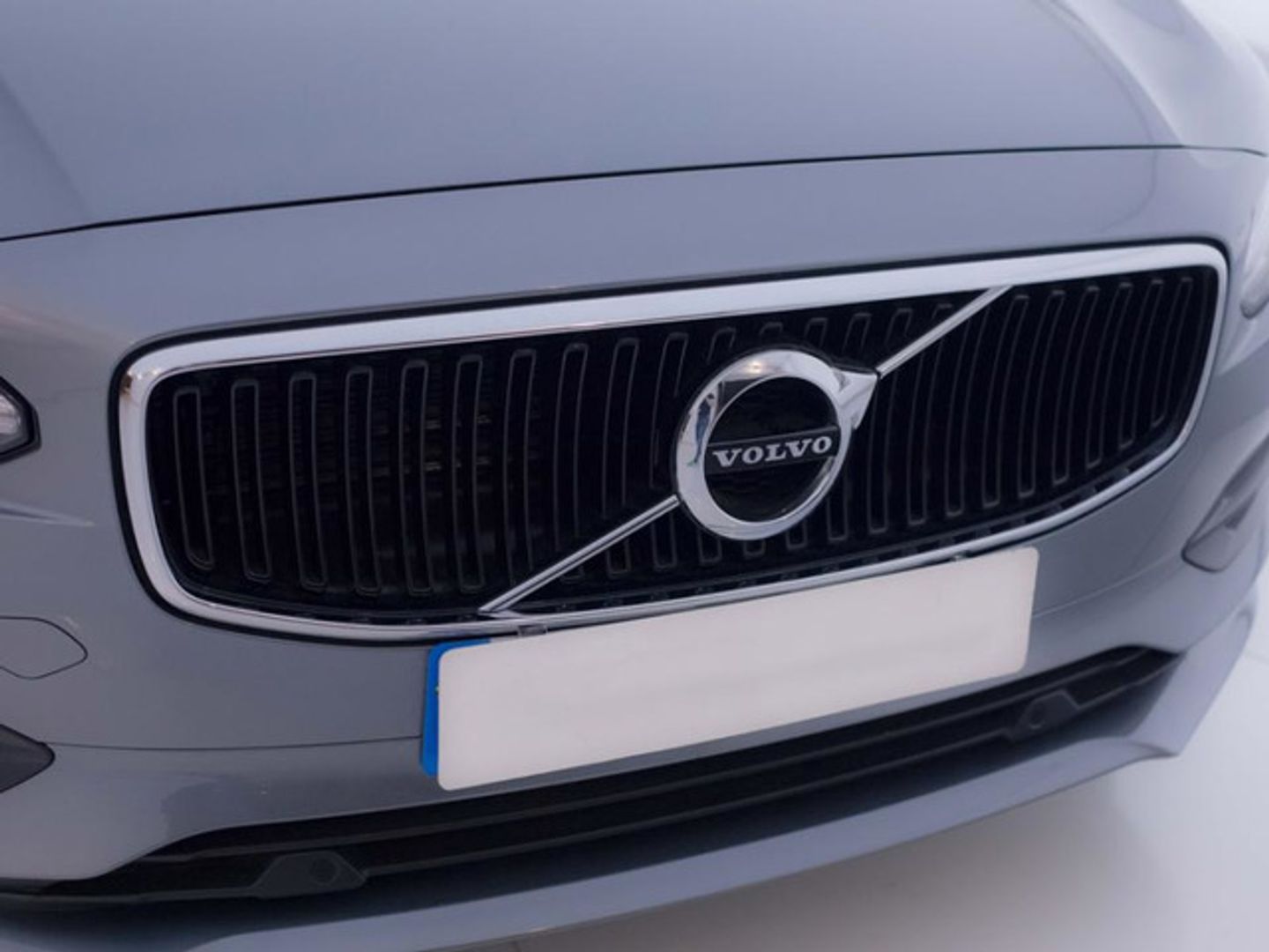 Volvo V90 D4