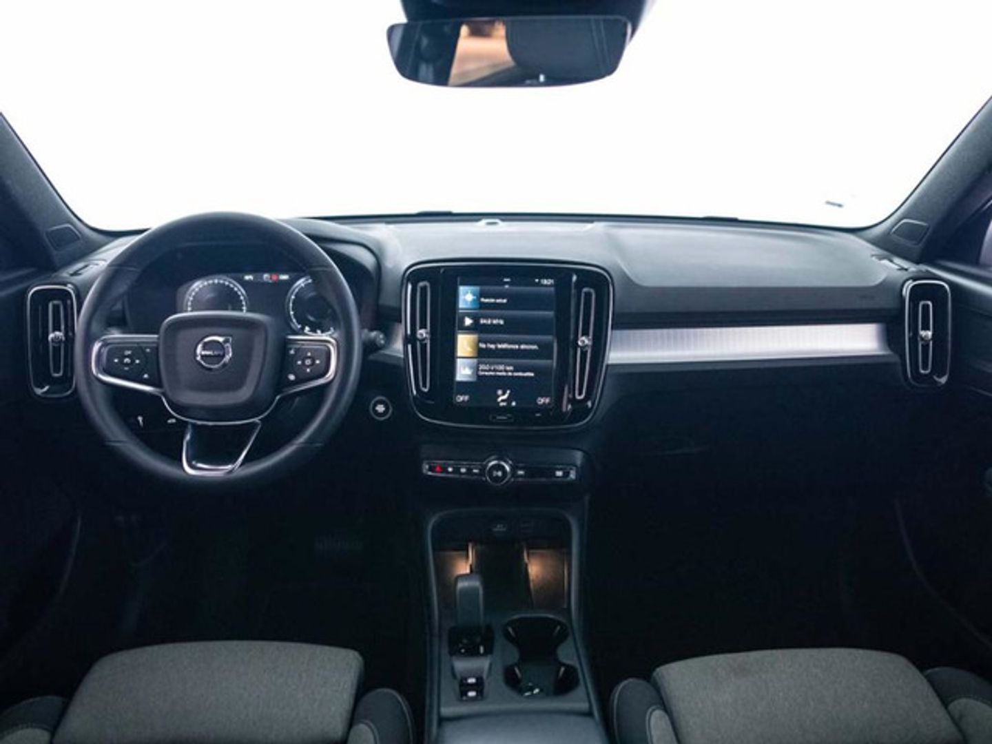 Volvo XC40 T2 Core Auto 95 kW (129 CV)