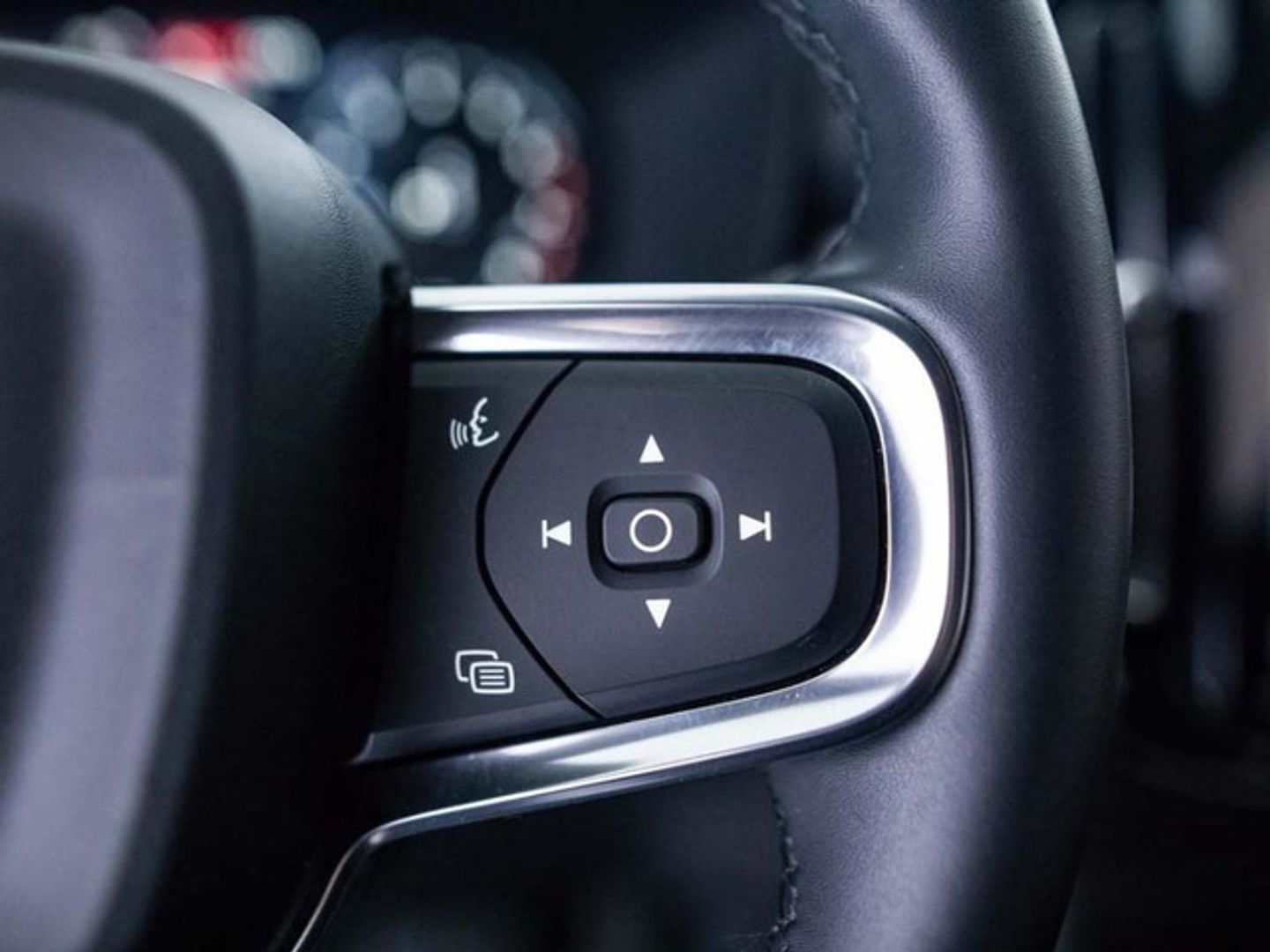 Volvo XC40 T2 Core Auto 95 kW (129 CV)