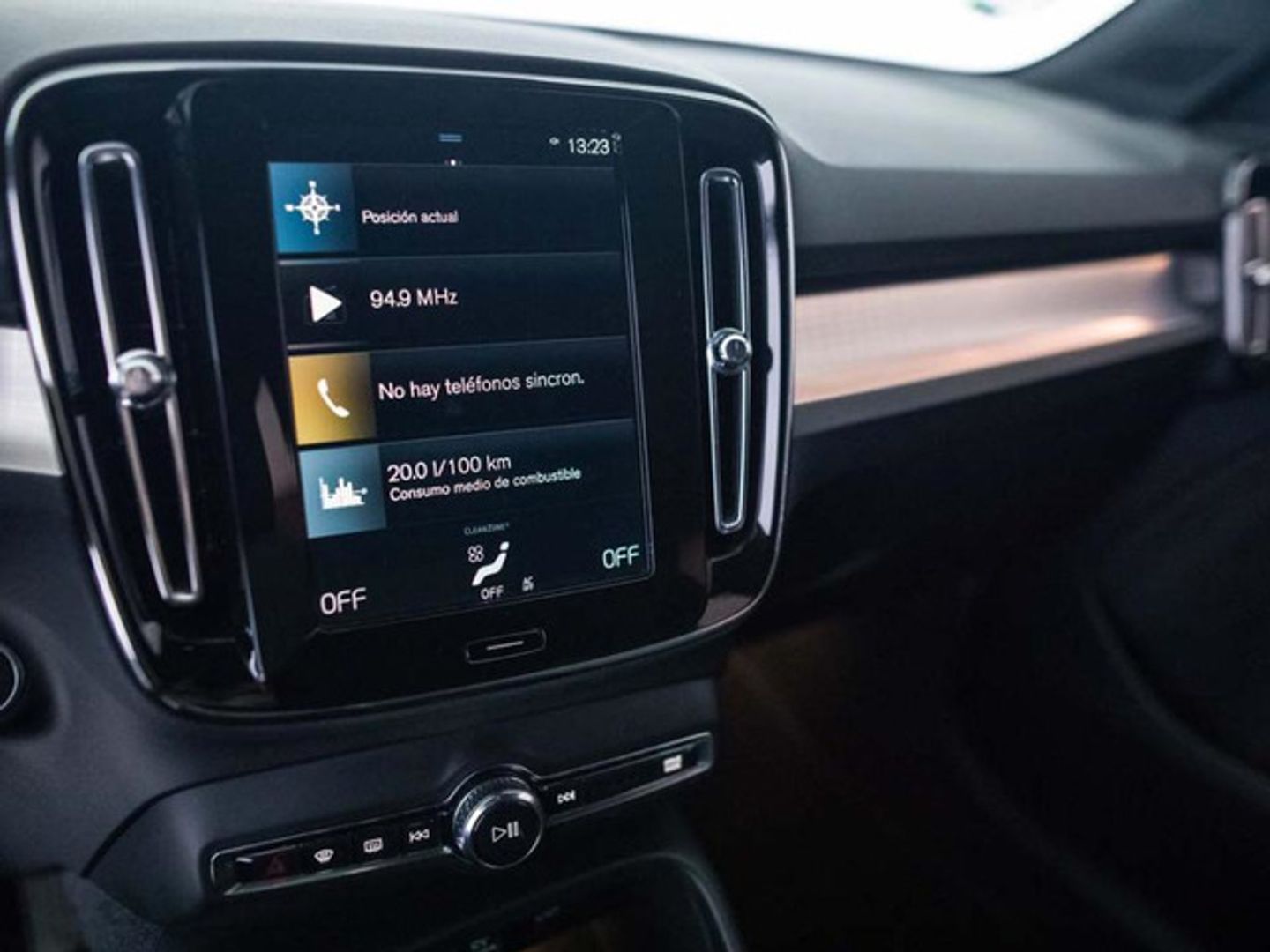 Volvo XC40 T2 Core Auto 95 kW (129 CV)