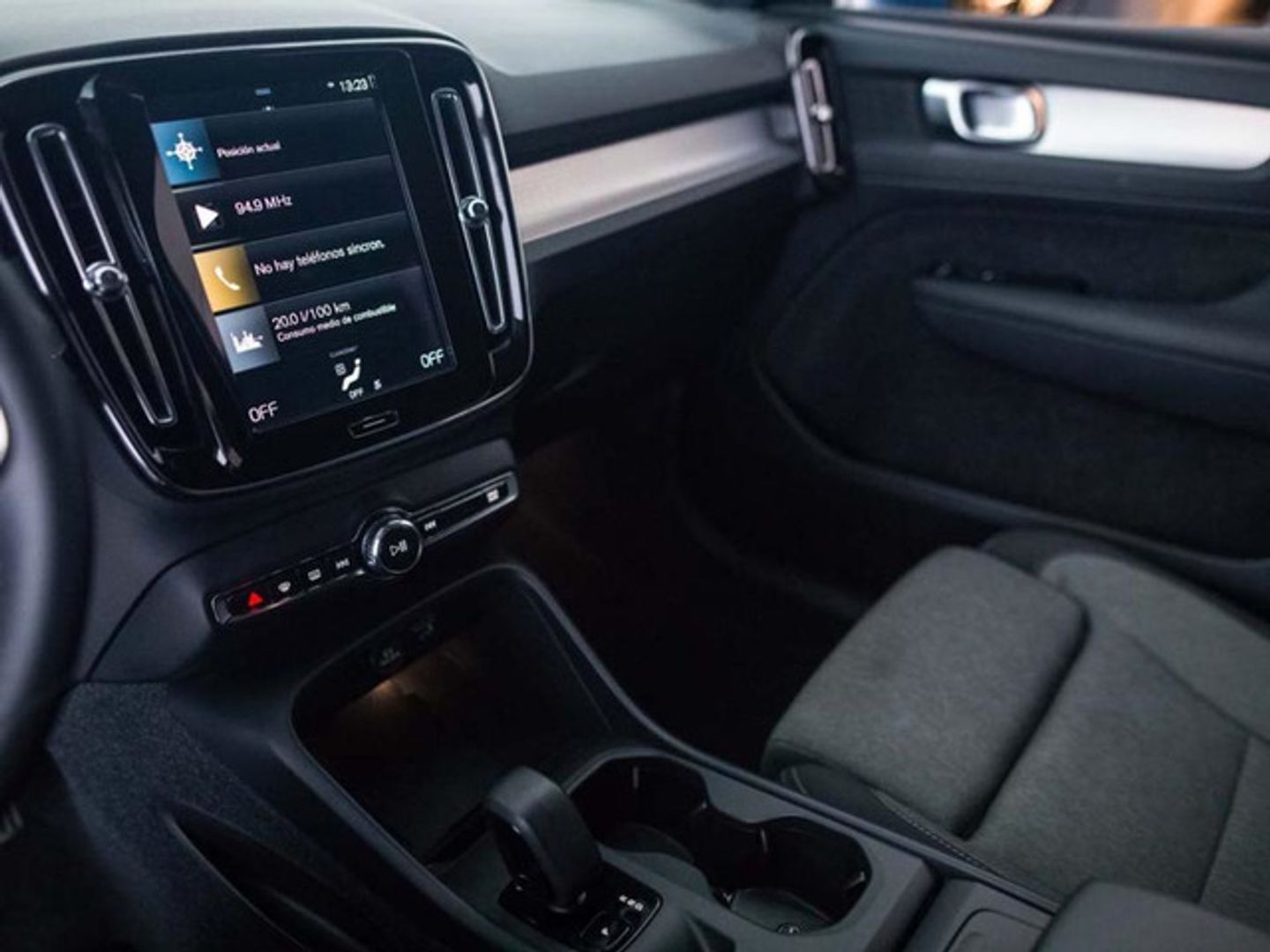 Volvo XC40 T2 Core Auto 95 kW (129 CV)