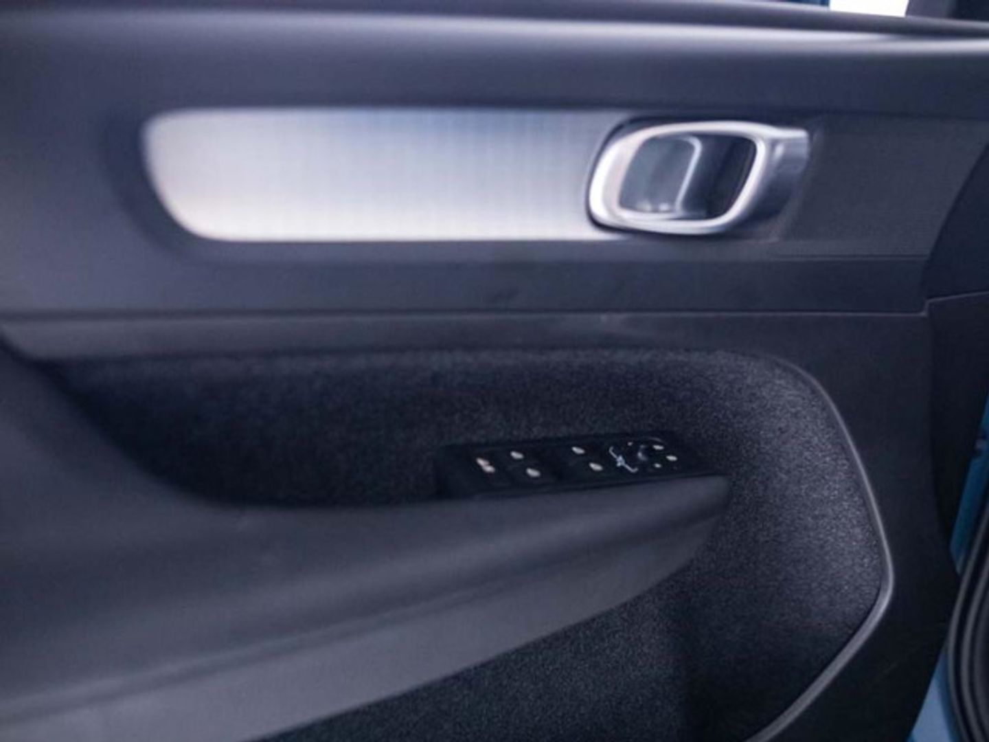 Volvo XC40 T2 Core Auto 95 kW (129 CV)