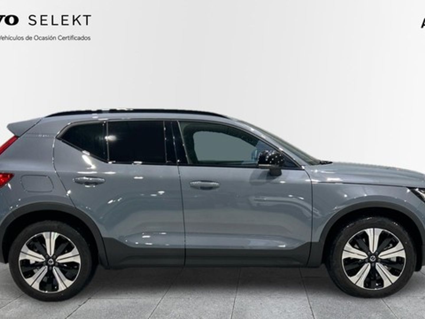 Volvo XC40 T4 Recharge Plus Dark