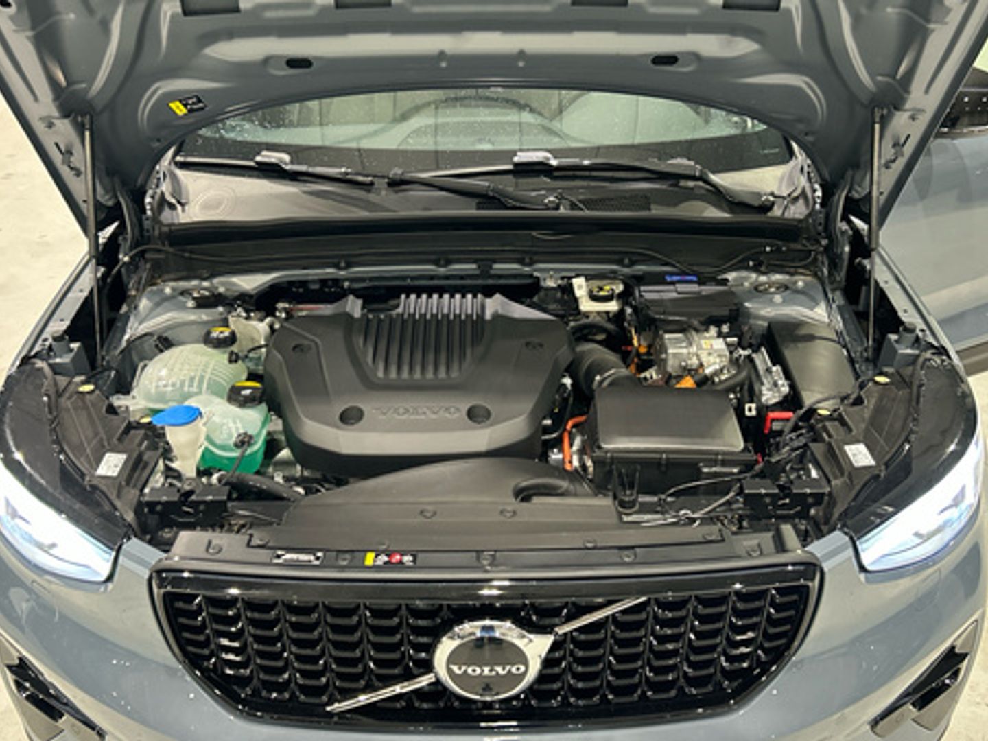 Volvo XC40 T4 Recharge Plus Dark