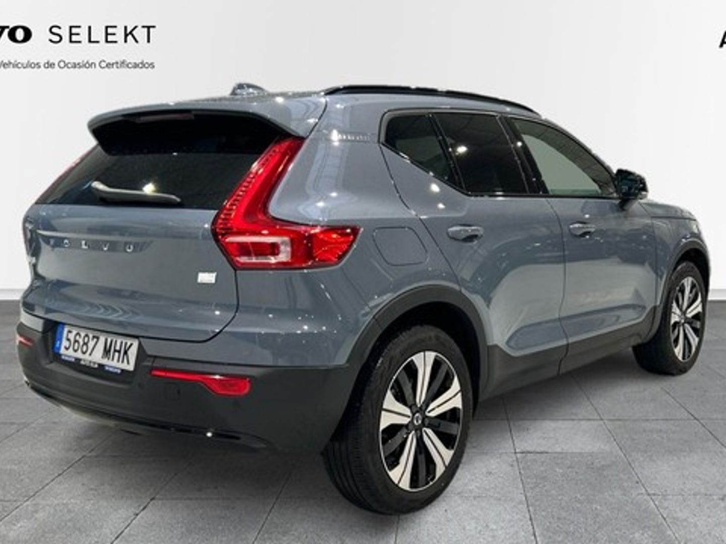 Volvo XC40 T4 Recharge Plus Dark