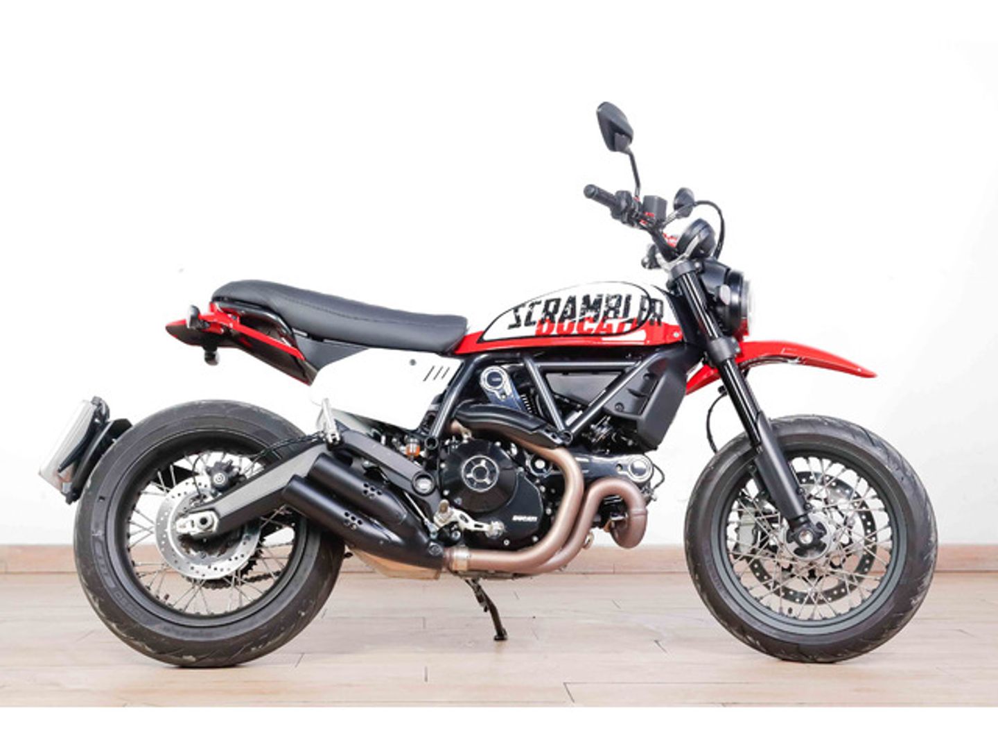 Ducati Scrambler Urban 800 Blanco Motorcycle