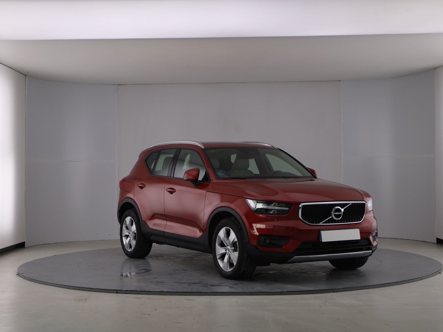 Volvo XC40 B4 G Momentum Pro Auto 145 kW (197 CV) Rojo SUV