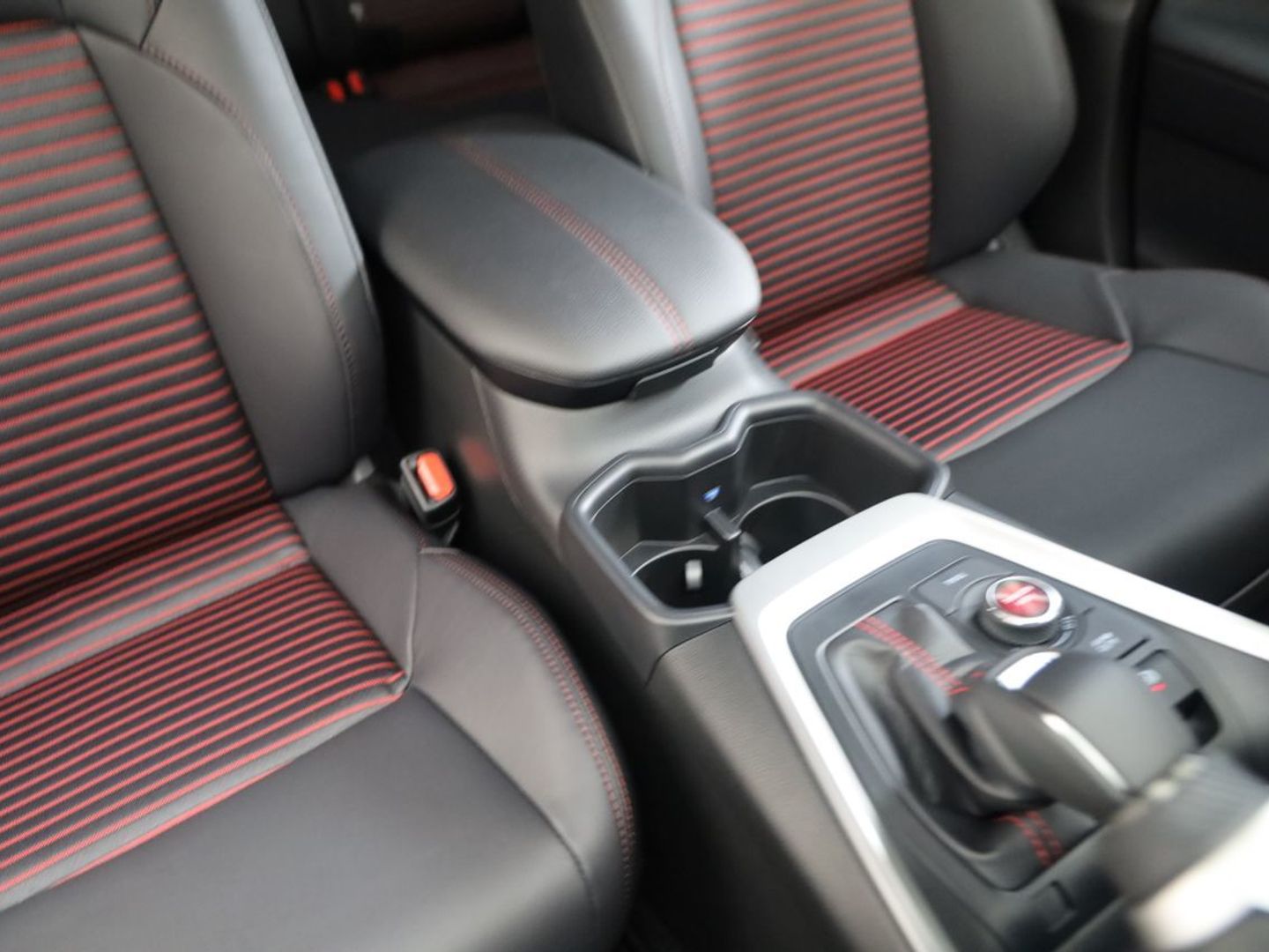 Suzuki Across 2.5 PHEV 4WD 225 kW (306 CV)