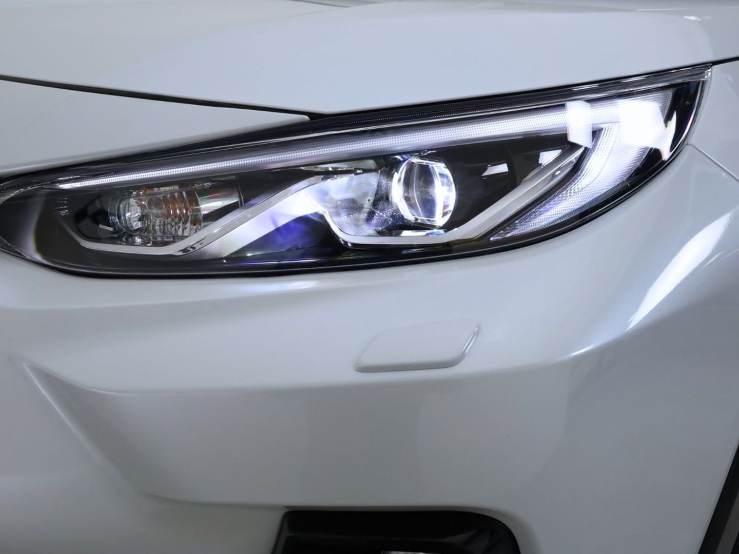 Suzuki Across 2.5 PHEV 4WD 225 kW (306 CV)