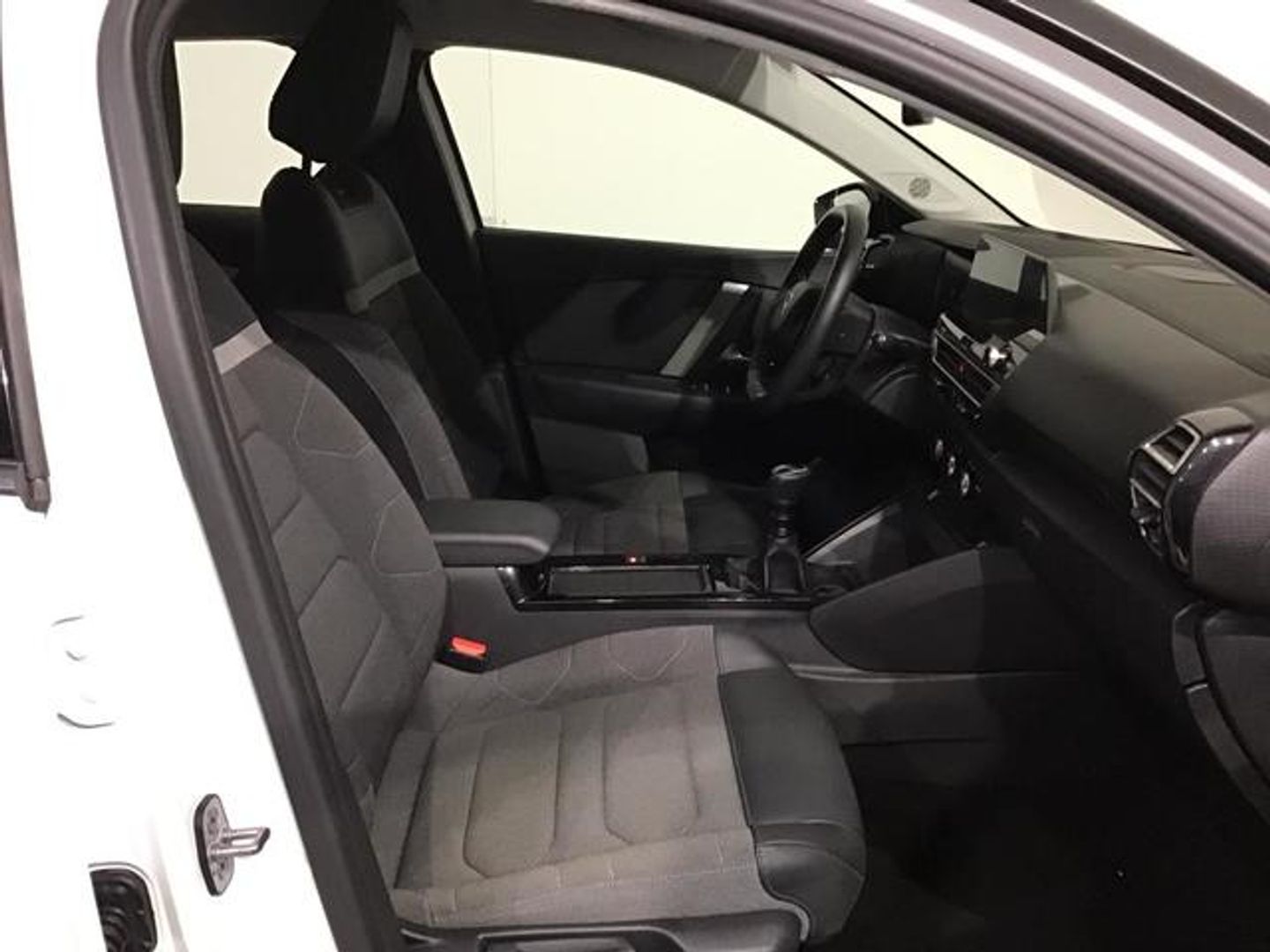 Citroen C4 X Hybrid 136 e-DCS6 Plus 100 kW (136 CV)