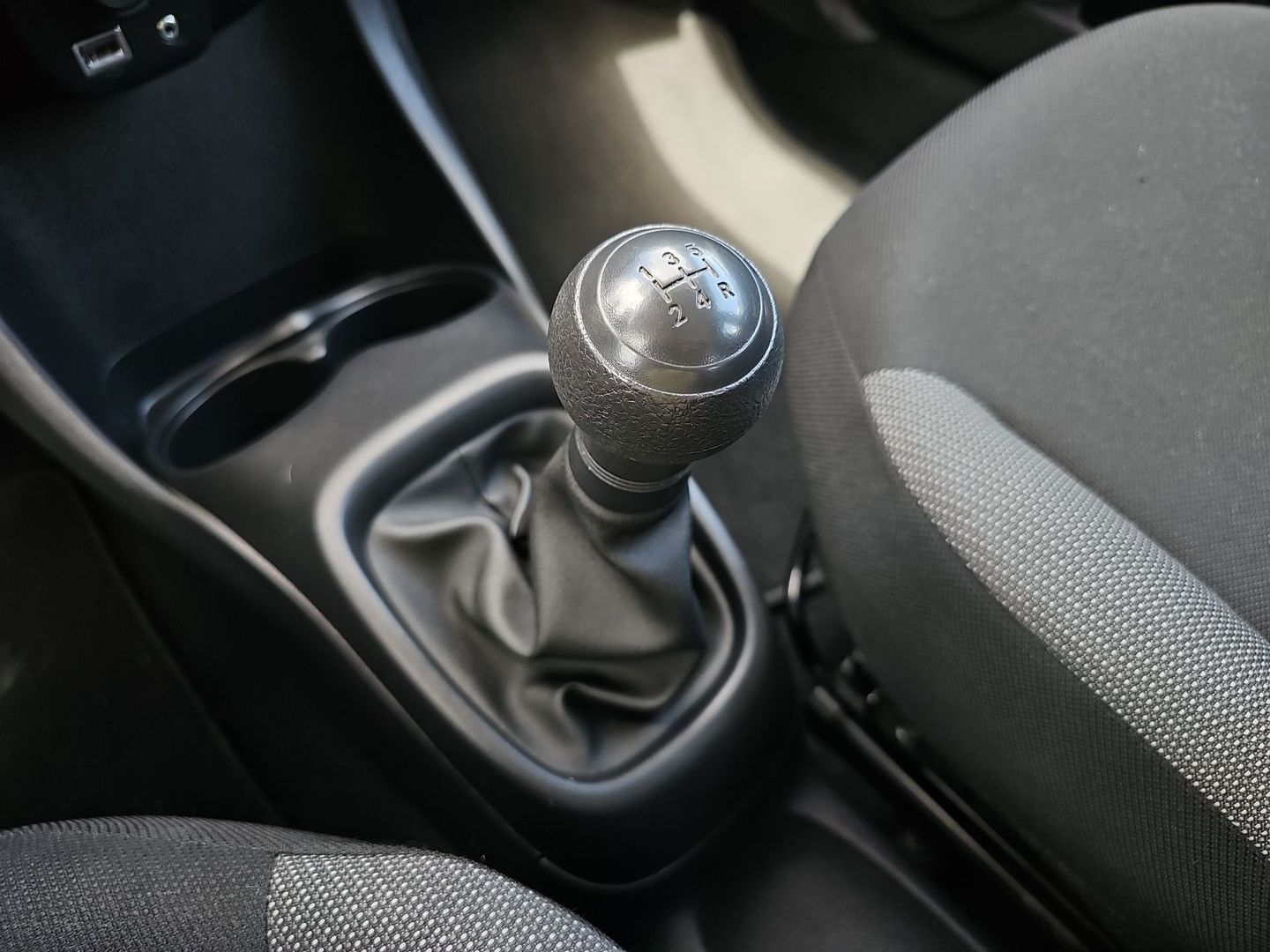 Toyota Aygo 1.0 70 x-play 53 kW (72 CV)