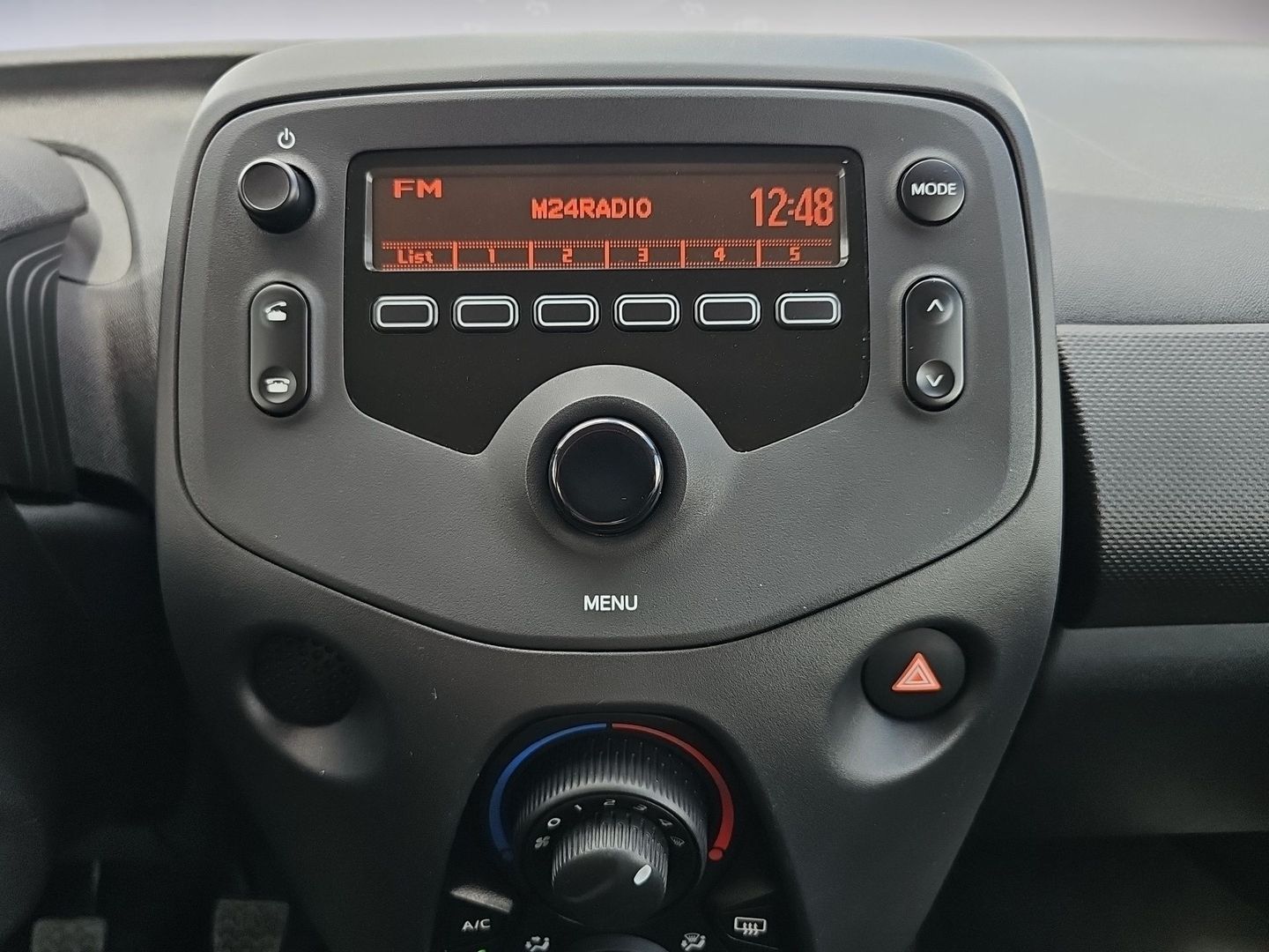 Toyota Aygo 1.0 70 x-play 53 kW (72 CV)