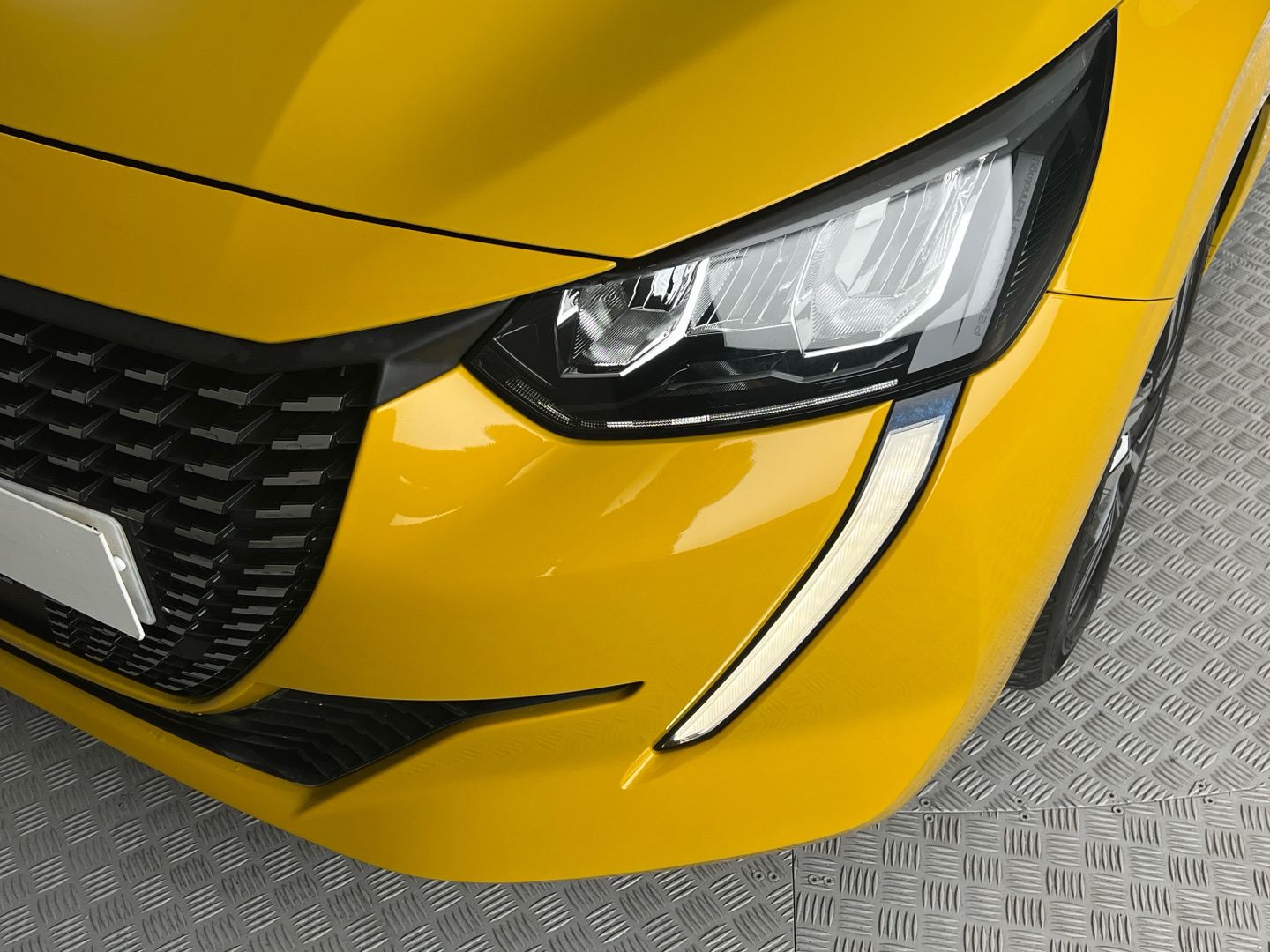Peugeot 208 BlueHDi 100 Active Pack