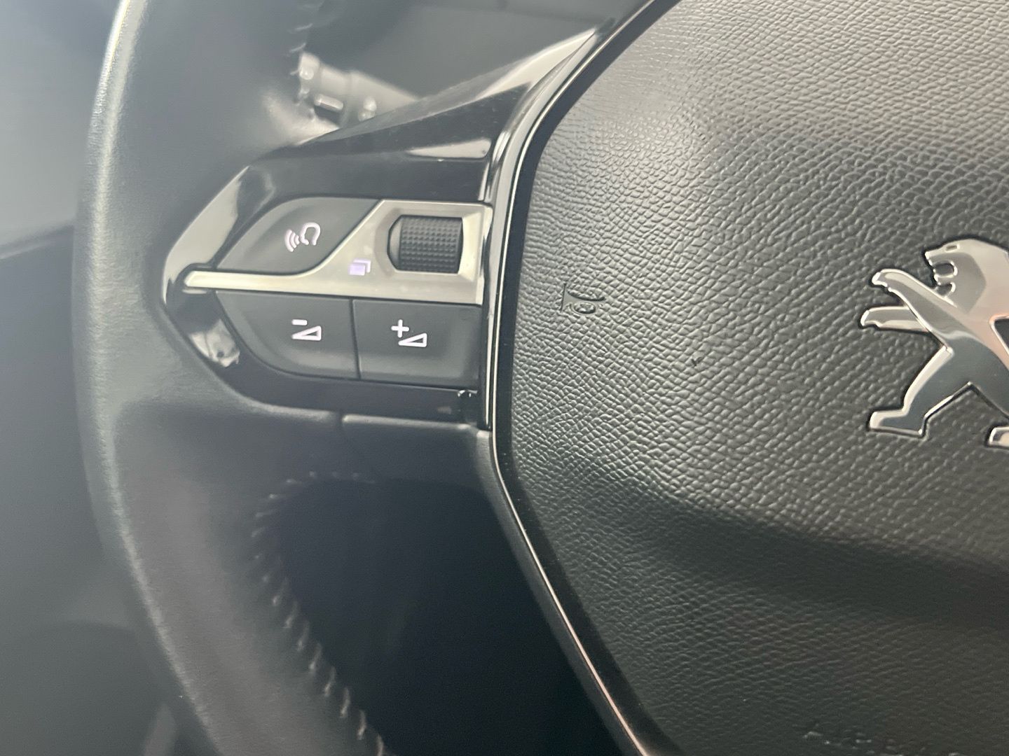 Peugeot 208 BlueHDi 100 Active Pack