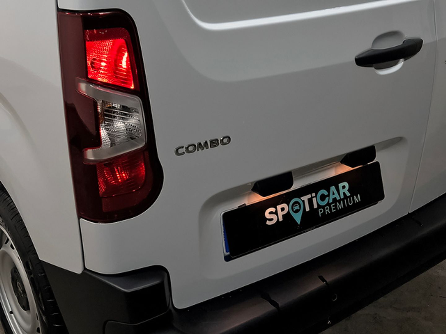 Opel Combo Cargo 1.5 Diesel L 650kg 75 kW (102 CV)