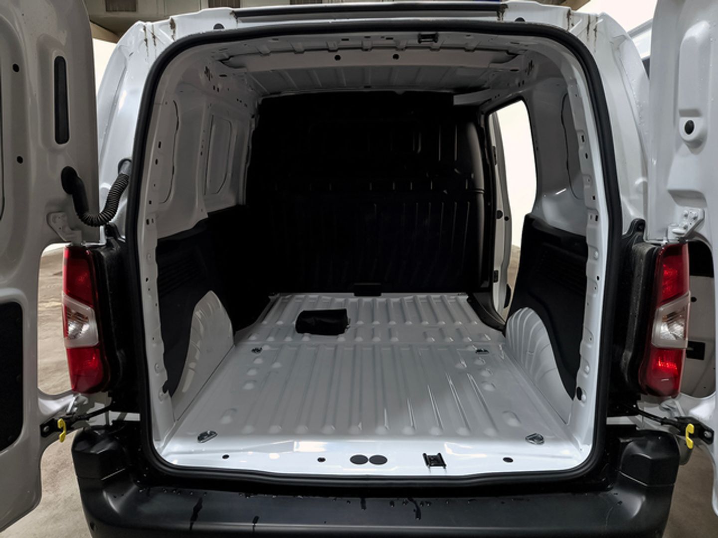 Opel Combo Cargo 1.5 Diesel L 650kg 75 kW (102 CV)