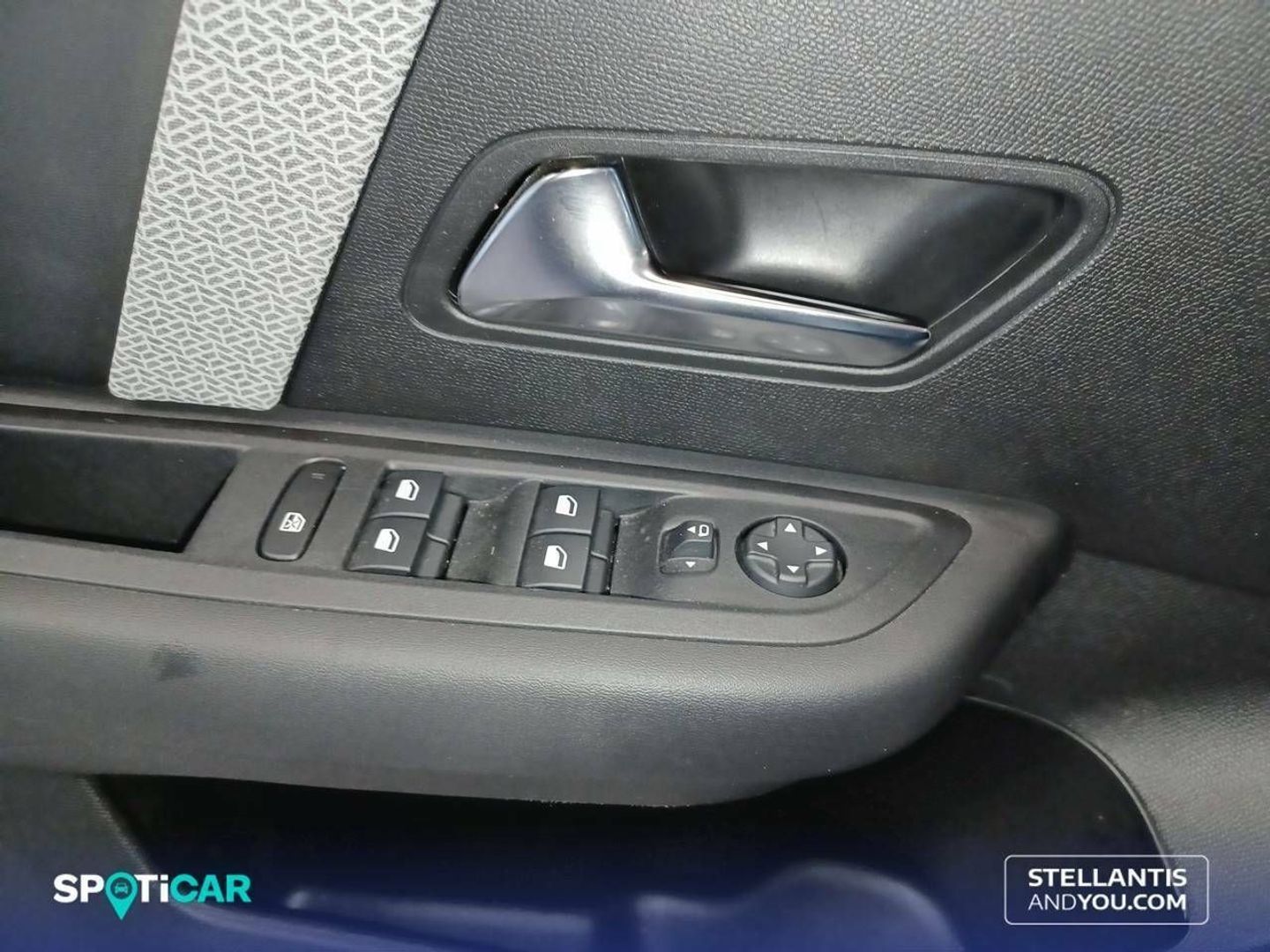 Citroen ë-C4 X 50KWh eléctrico Shine 100 kW (136 CV)