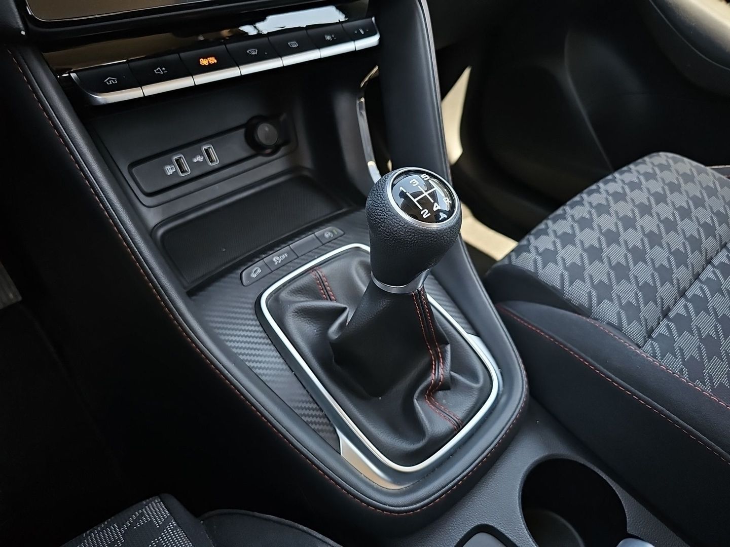MG ZS 1.5 Comfort 78 kW (106 CV)