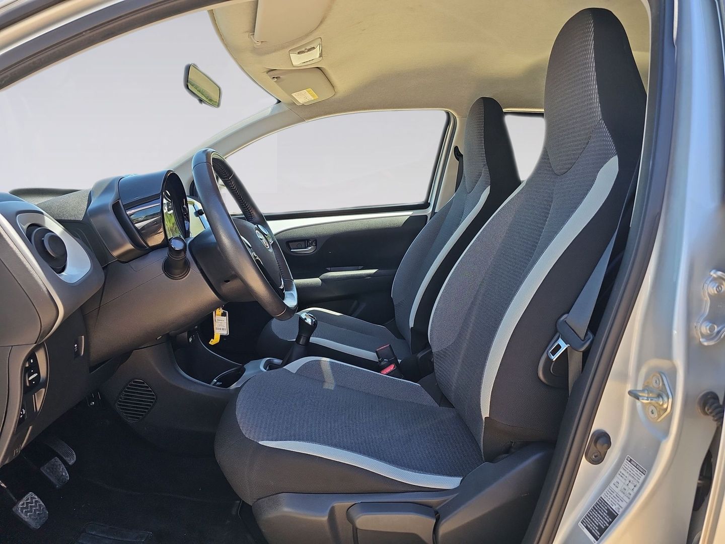 Toyota Aygo 1.0 70 x-play 53 kW (72 CV)