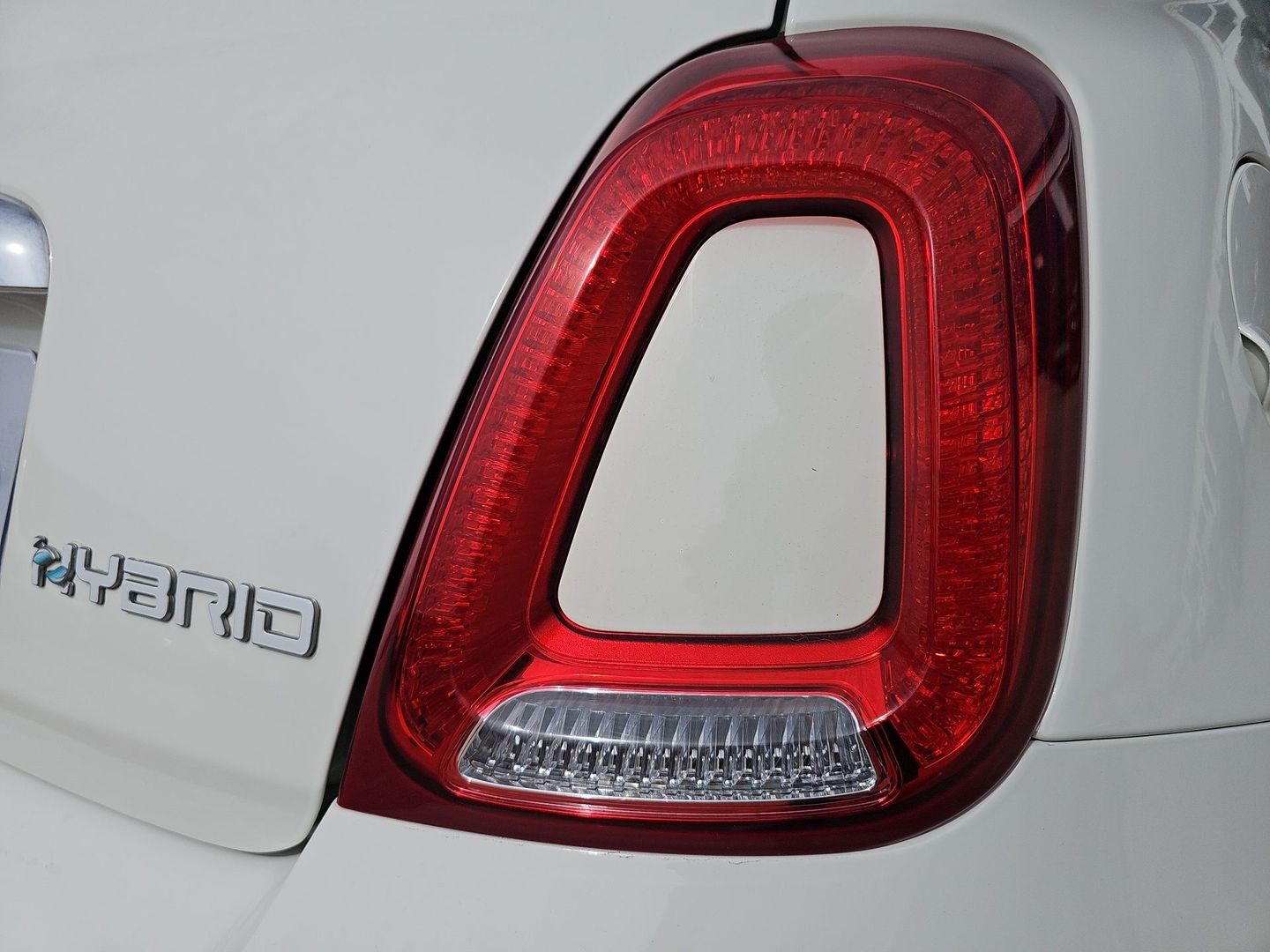 Fiat 500 1.0 Hybrid Dolcevita 51 kW (70 CV)