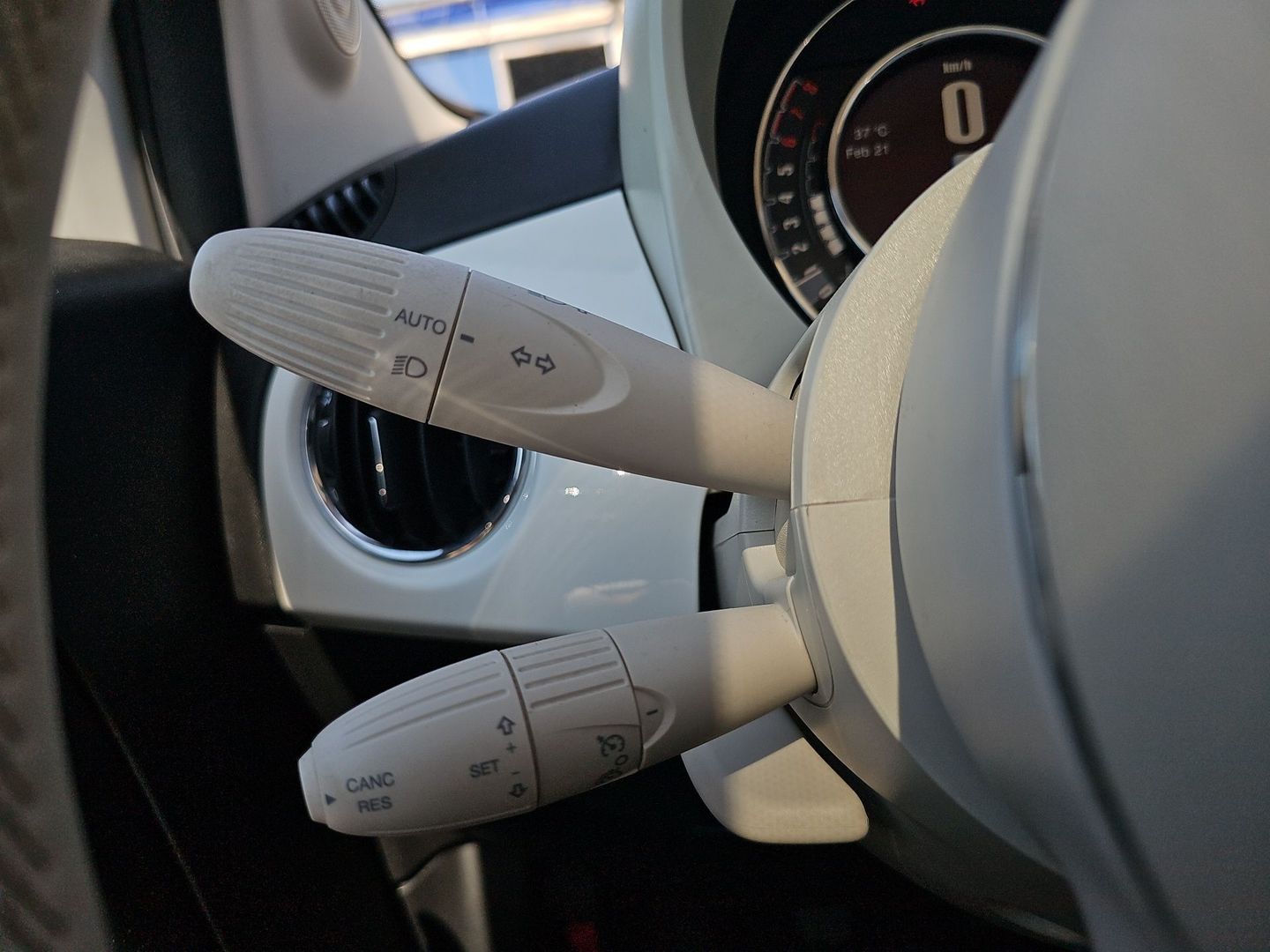 Fiat 500 1.0 Hybrid Dolcevita 51 kW (70 CV)