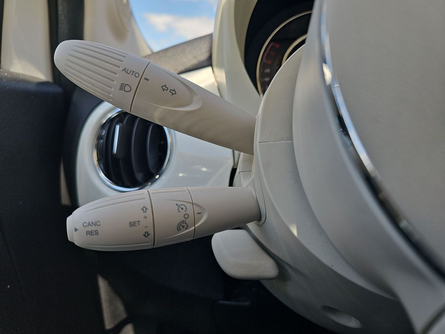 Fiat 500 1.0 Hybrid Dolcevita 51 kW (70 CV)
