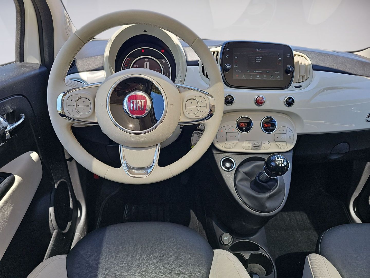 Fiat 500 1.0 Hybrid Dolcevita 51 kW (70 CV)