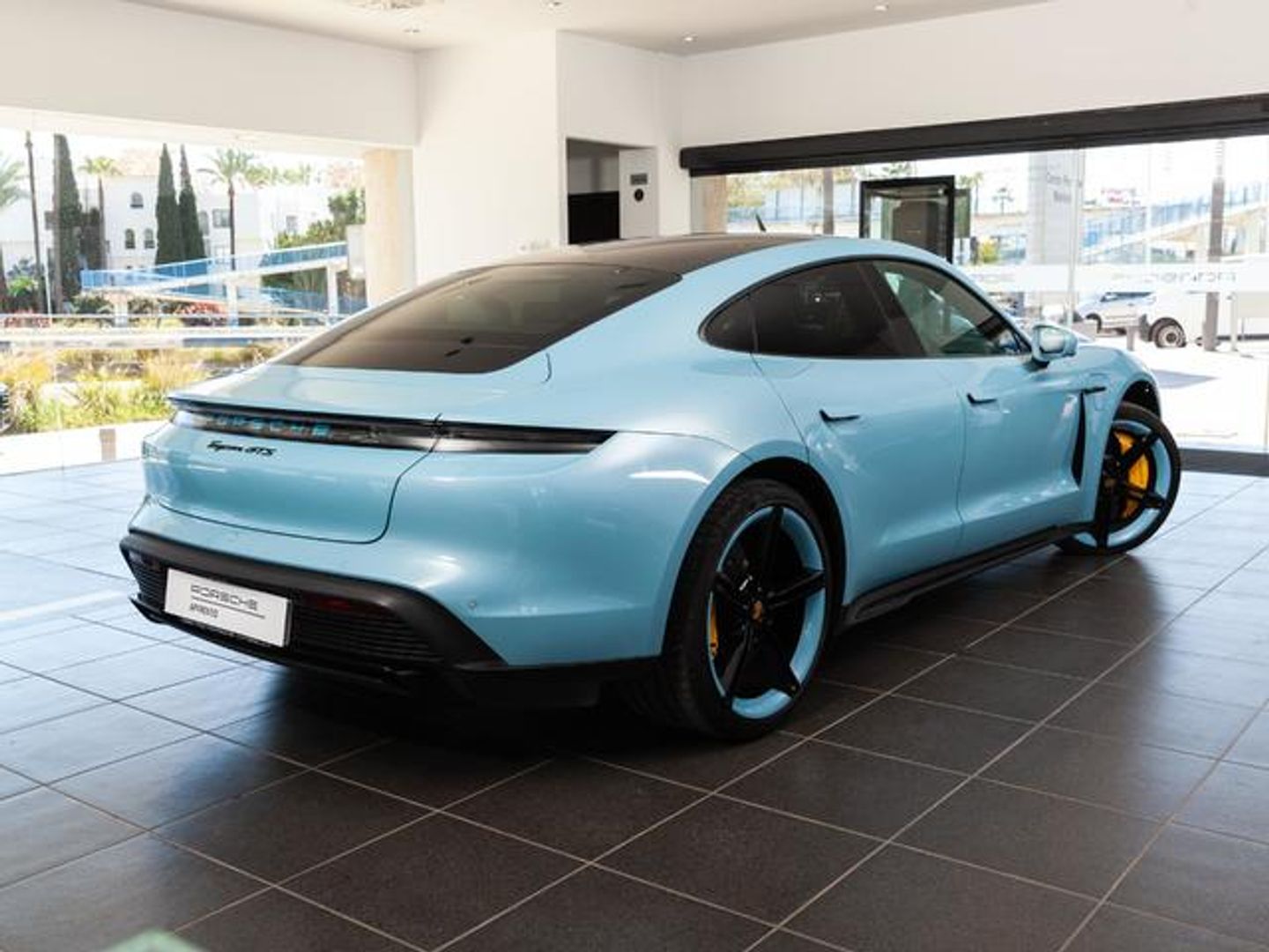 Porsche Taycan GTS 440 kW (598 CV)