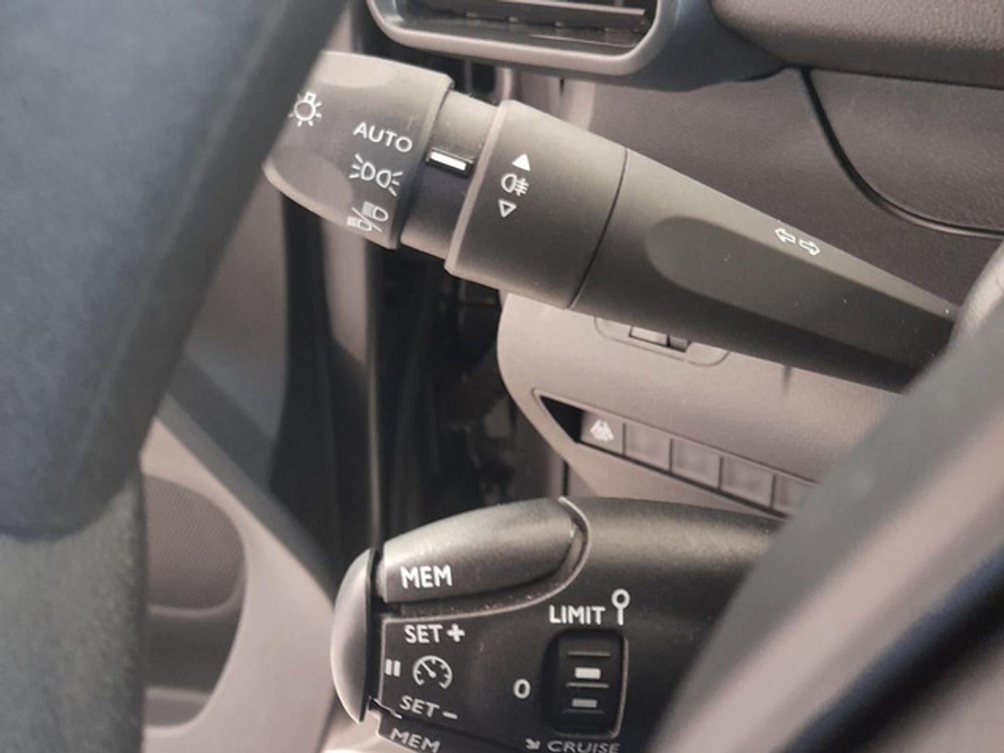 Peugeot Rifter BlueHDi 100 Allure Business Standard 73 kW (100 CV)