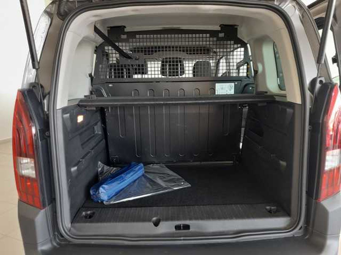 Peugeot Rifter BlueHDi 100 Allure Business Standard 73 kW (100 CV)
