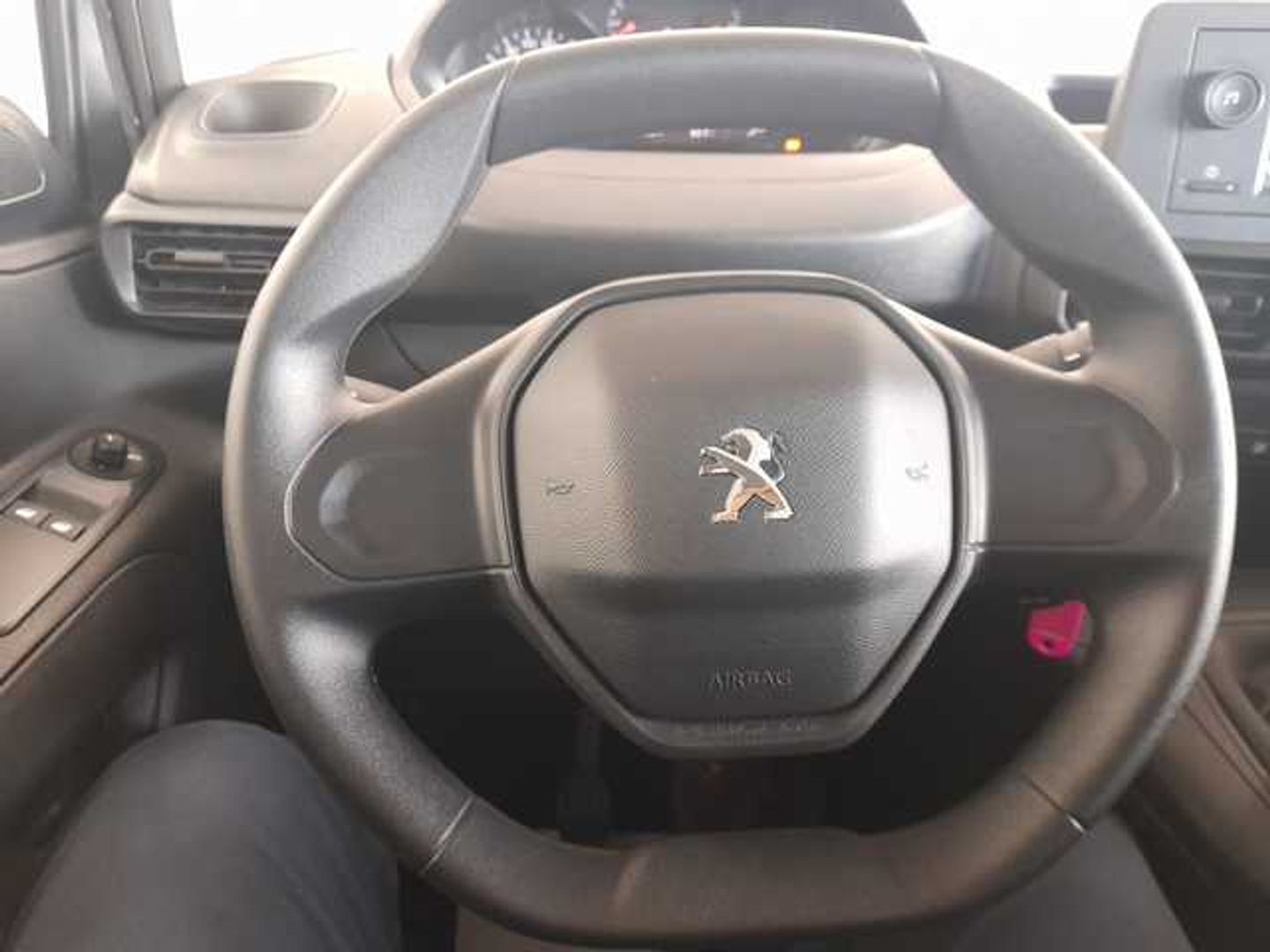 Peugeot Rifter BlueHDi 100 Allure Business Standard 73 kW (100 CV)