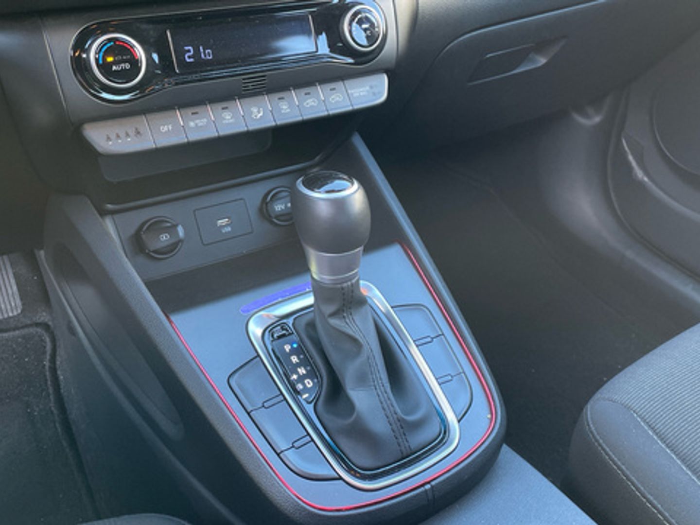 Hyundai Kona 1.6 GDI HEV Tecno 2C DCT 104 kW (141 CV)