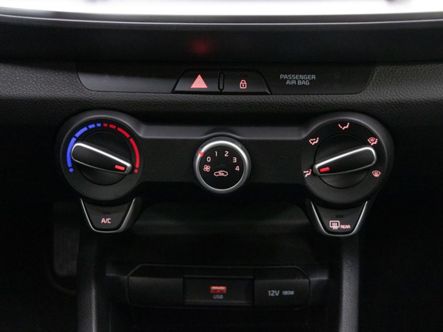Kia Stonic 1.0 T-GDi MHEV MT Concept 74 kW (100 CV)