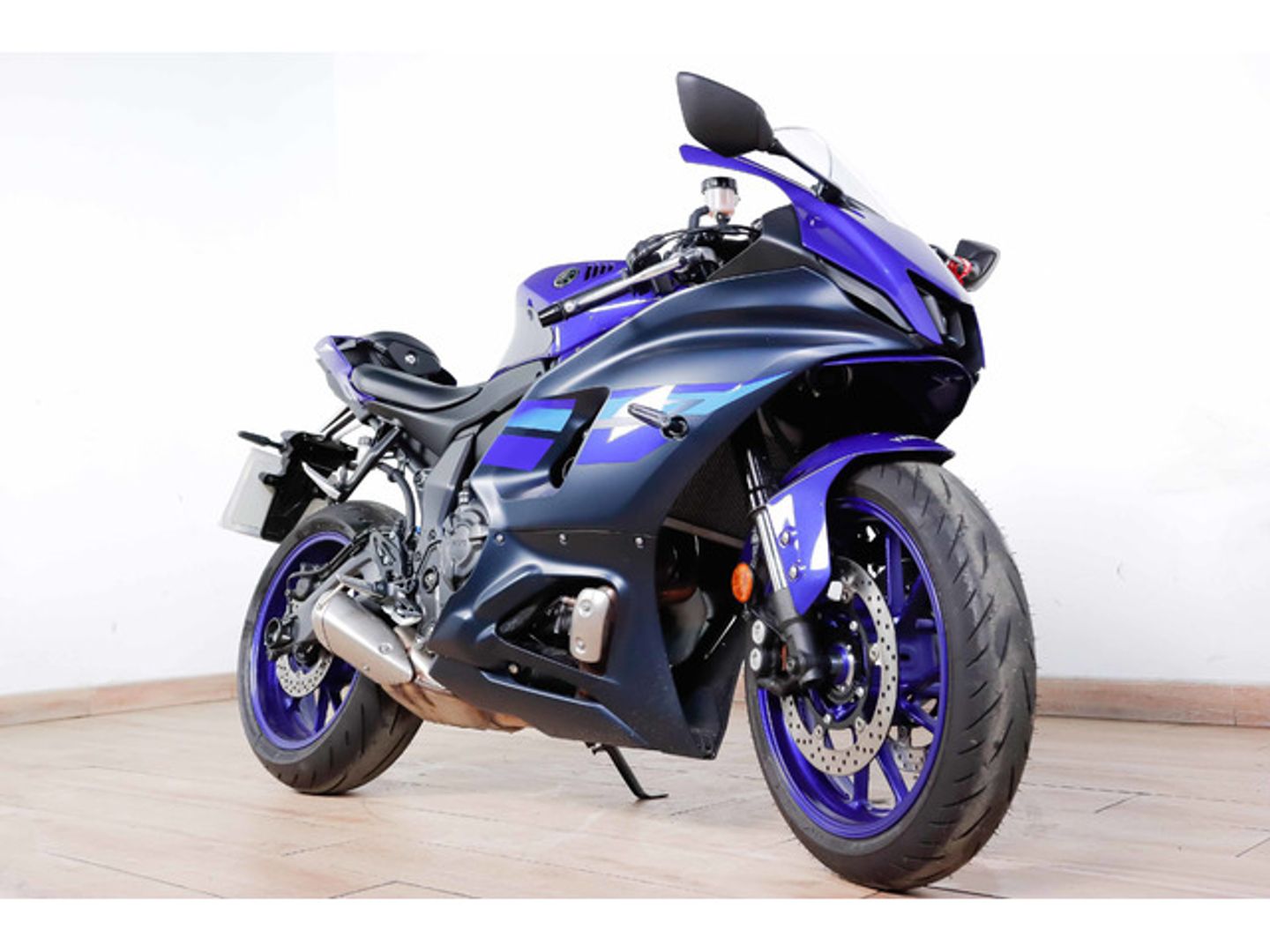 Yamaha R7