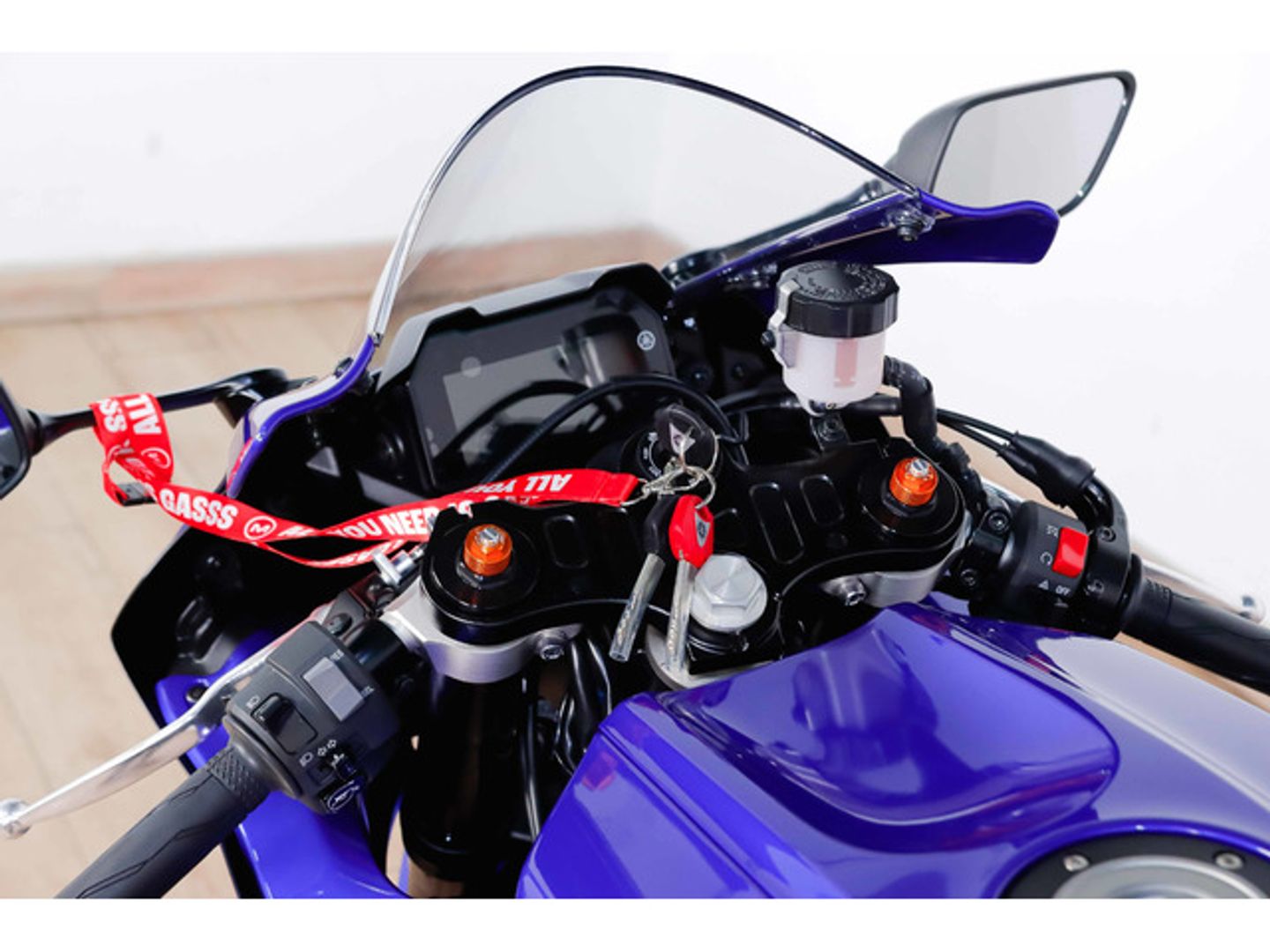 Yamaha R7