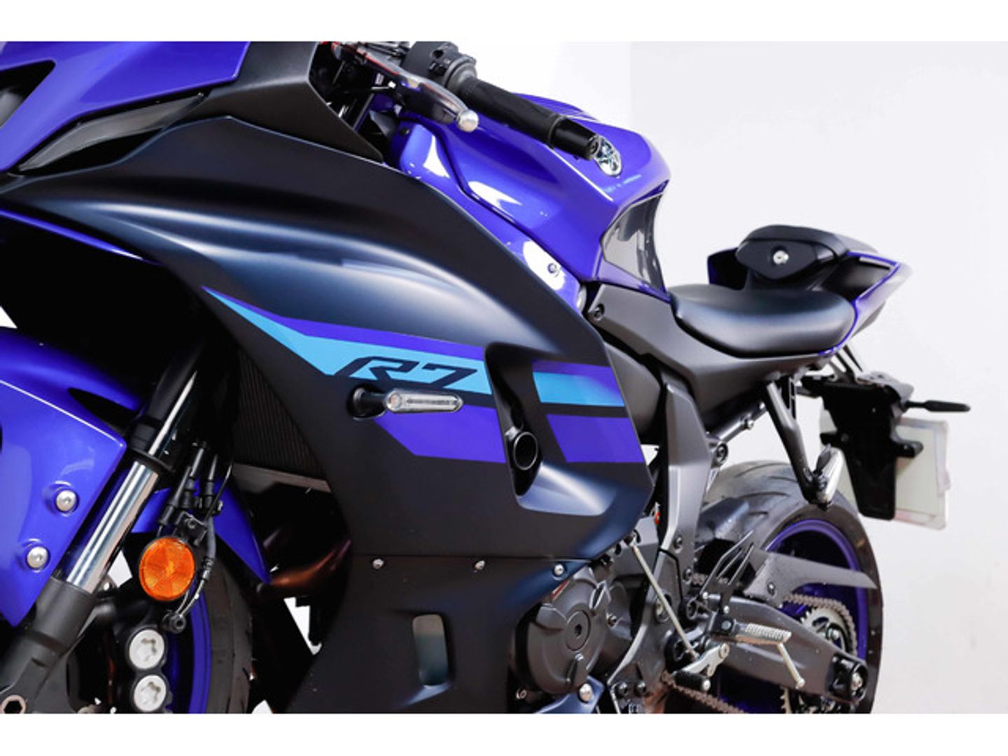 Yamaha R7